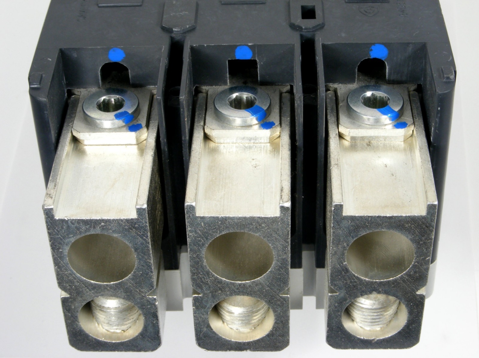 NEW Eaton PDG33M0600E2NL Circuit Breaker, PXR20 LSI, 3P 600A 600V 65kA, w/Lugs B