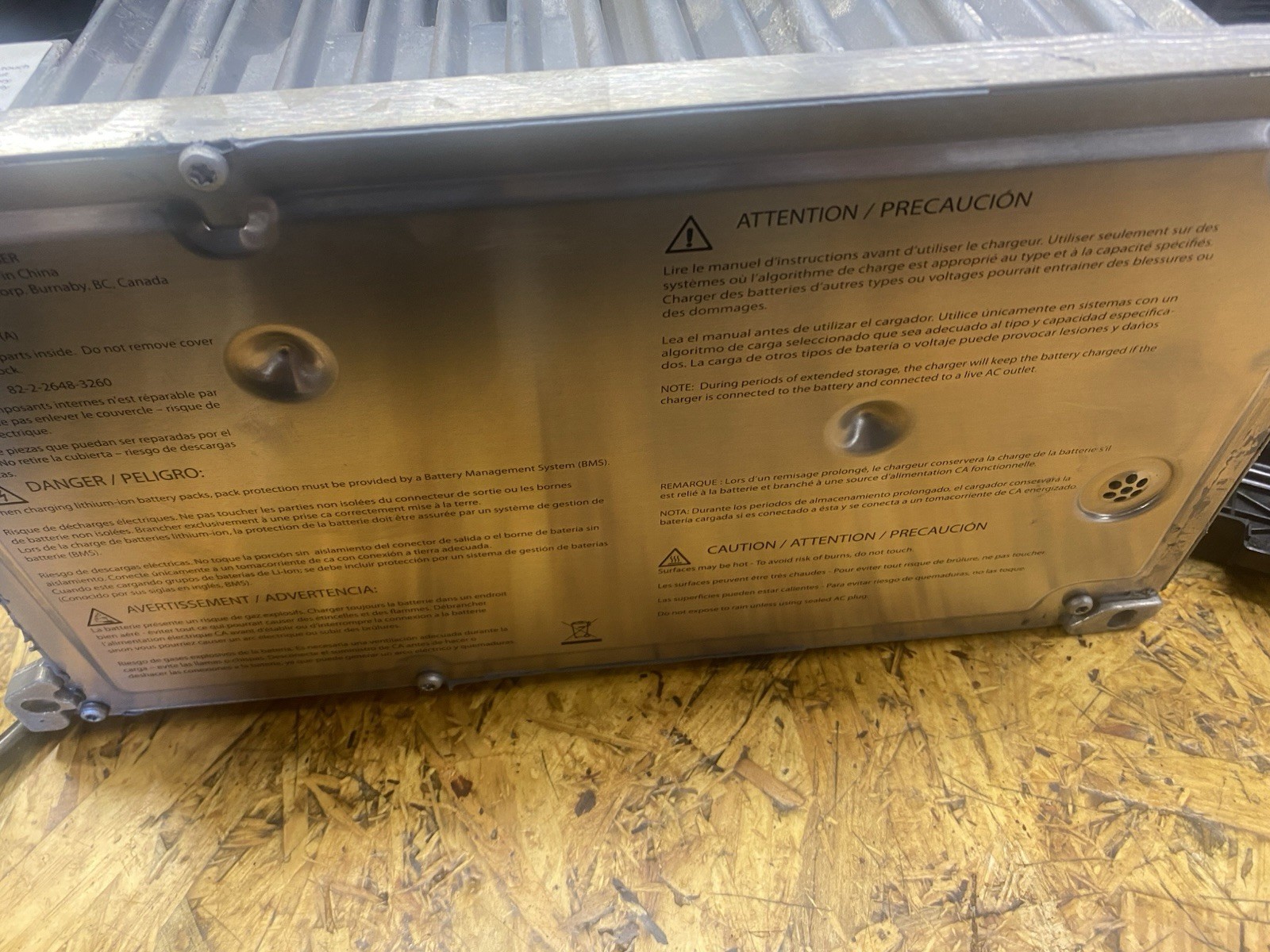 Delta-Q IC1200-024 24V Battery Charger 941-0001 Industrial Onboard Charger