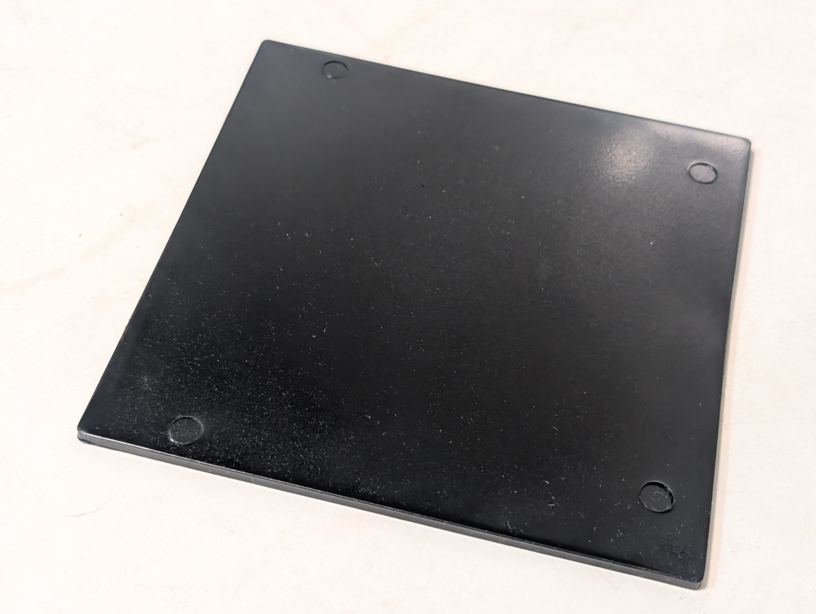 Box of 26 Standard Plaque 1A-2 Injection Molded 5″x5″x0.118″ PBT Lab Test Panels