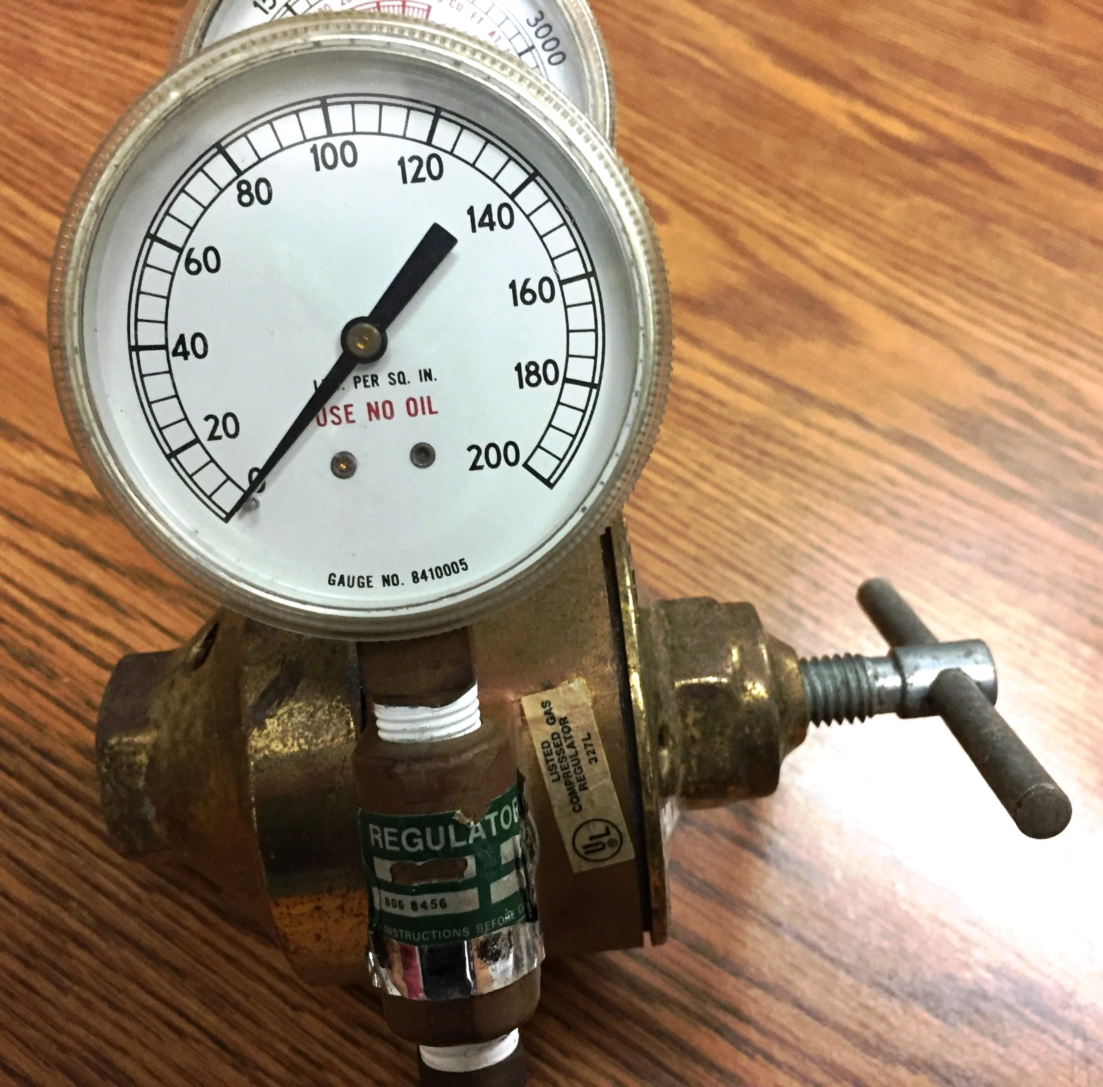 Airco 806-8456 Two Stage Oxygen & Gas Regulator with 2 Gauges of 200 & 4000 psi