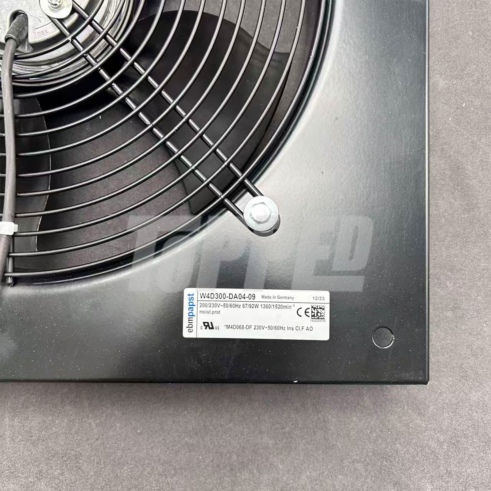 W4D300-DA04-09 Axial Cooling Fan for W4D300-DT04-09 230/400VAC 65/90W Inverter