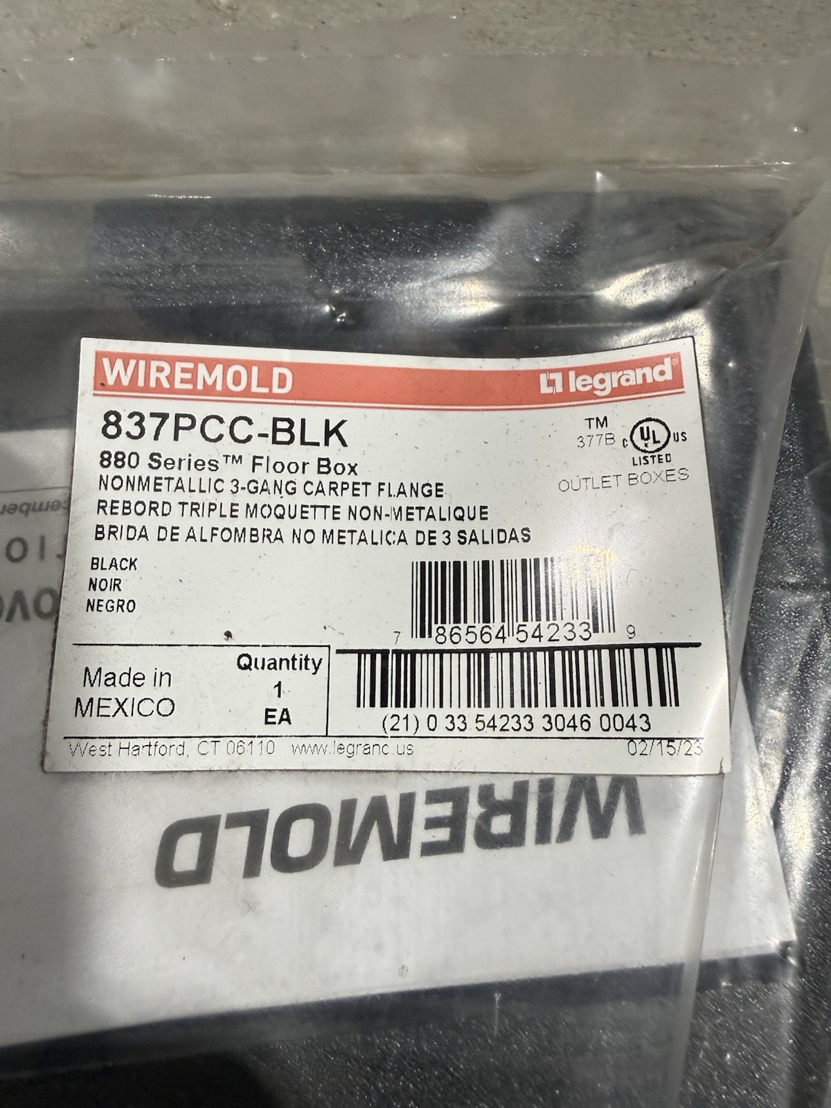 WIREMOLD WALKER LEGRAND 837PCC-BLK NONMETALLIC 3-GANG CARPET FLANGE, BLACK NEW