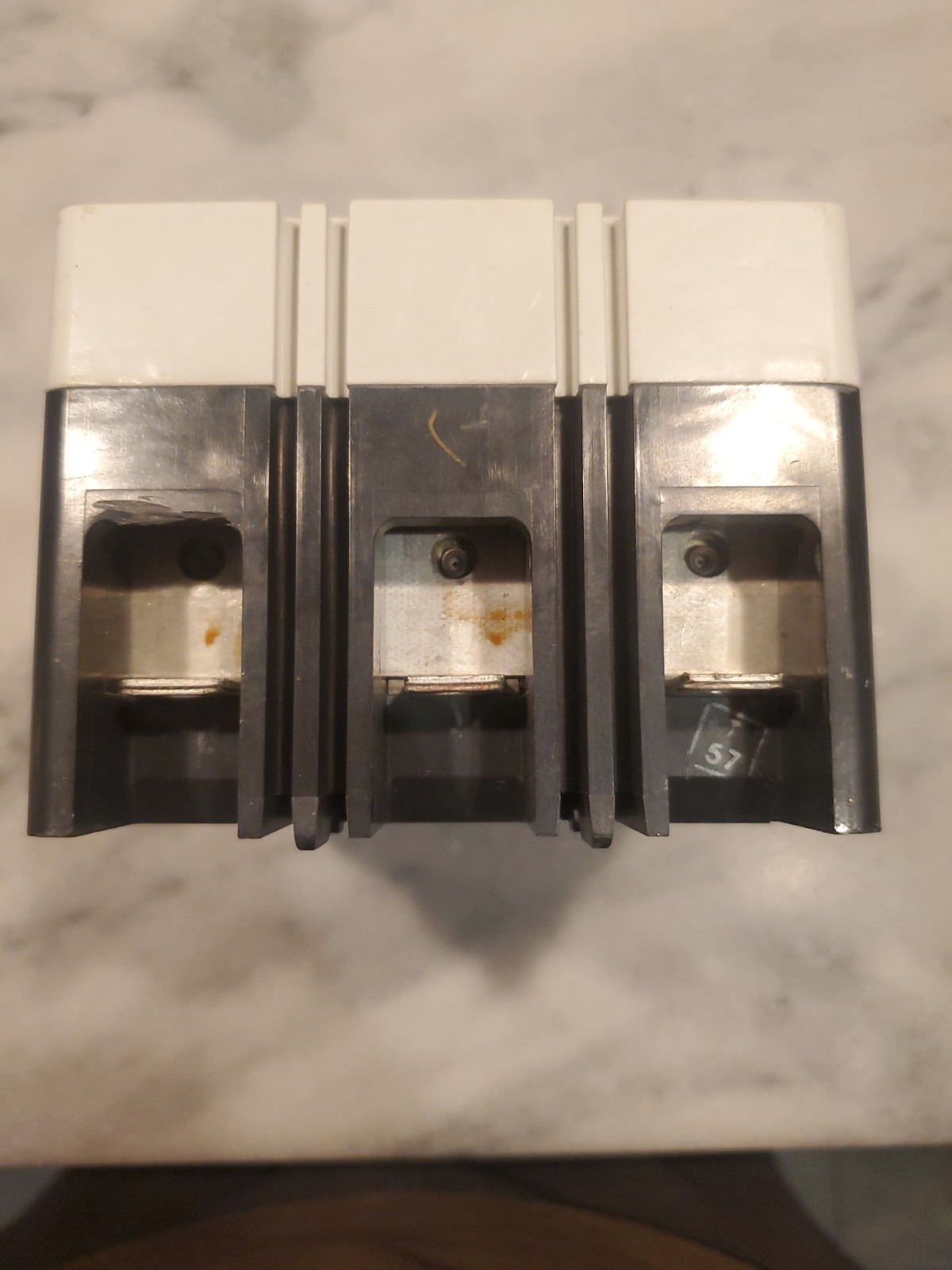 Eaton / Cutler-Hammer 125 Amp Circuit Breaker 240 VAC 3 Pole ED3125