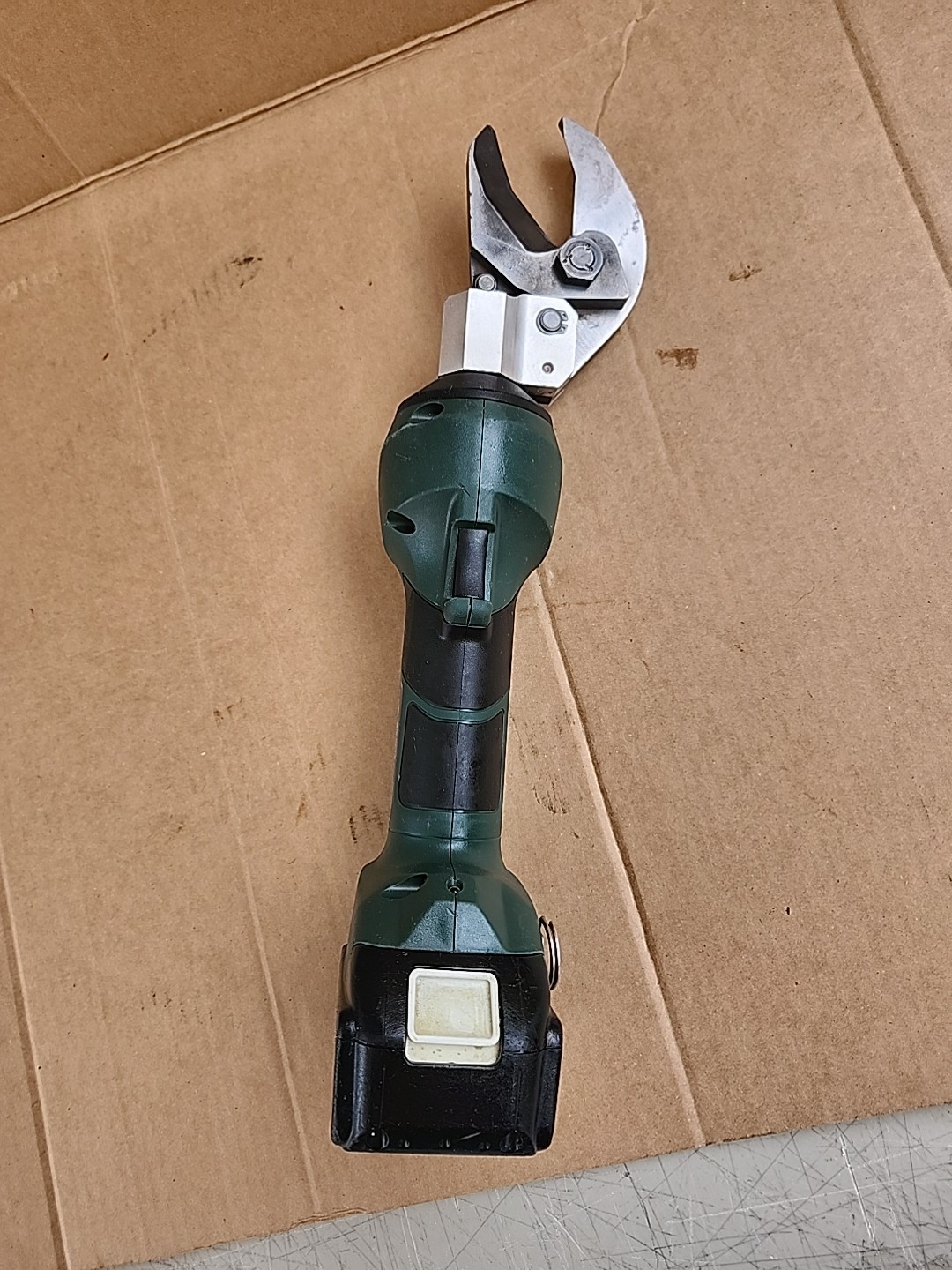 Greenlee Gator Cable Cutter Es32x W 5.0Ah Battery