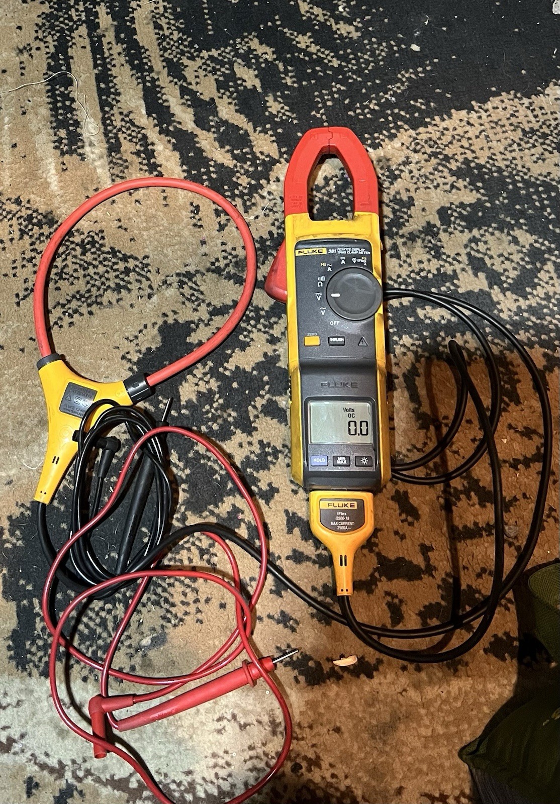 Fluke 381 Remote Display True RMS AC DC Clamp Meter CAT III, CAT IV