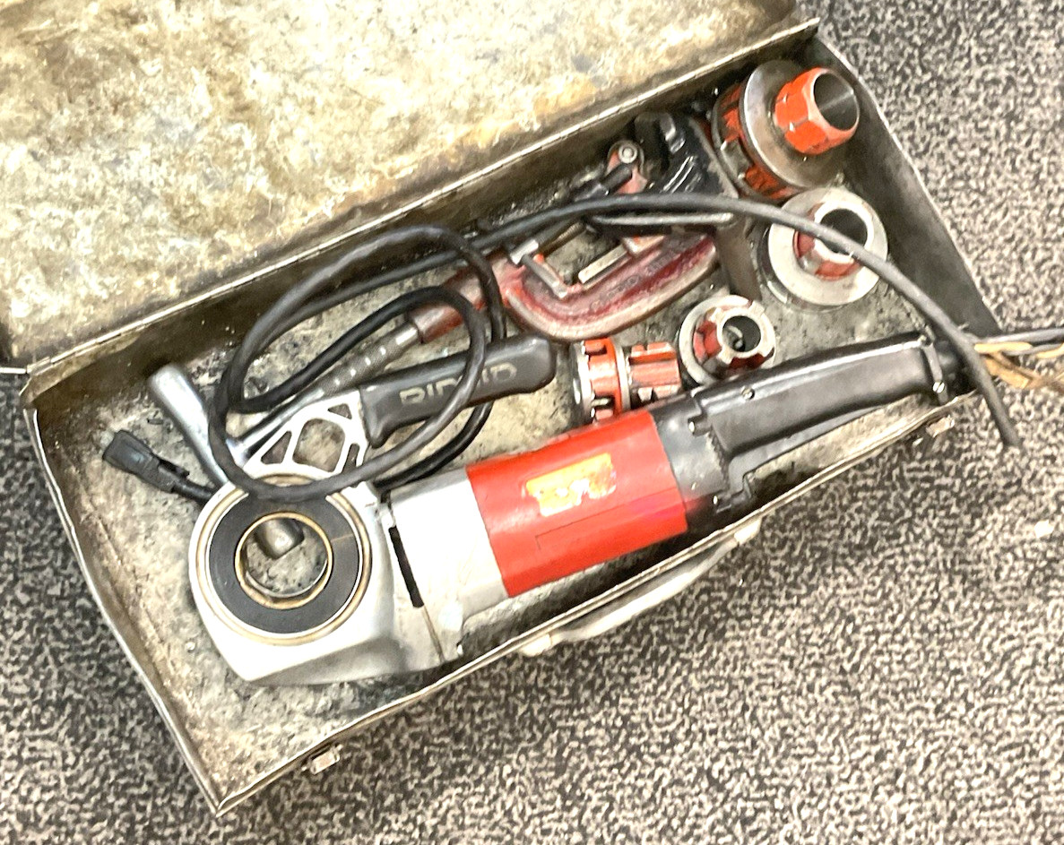 RIDGID 600 Hand-Held Electric Pipe Threader Die Head With DieS NEEDS NEW CORD