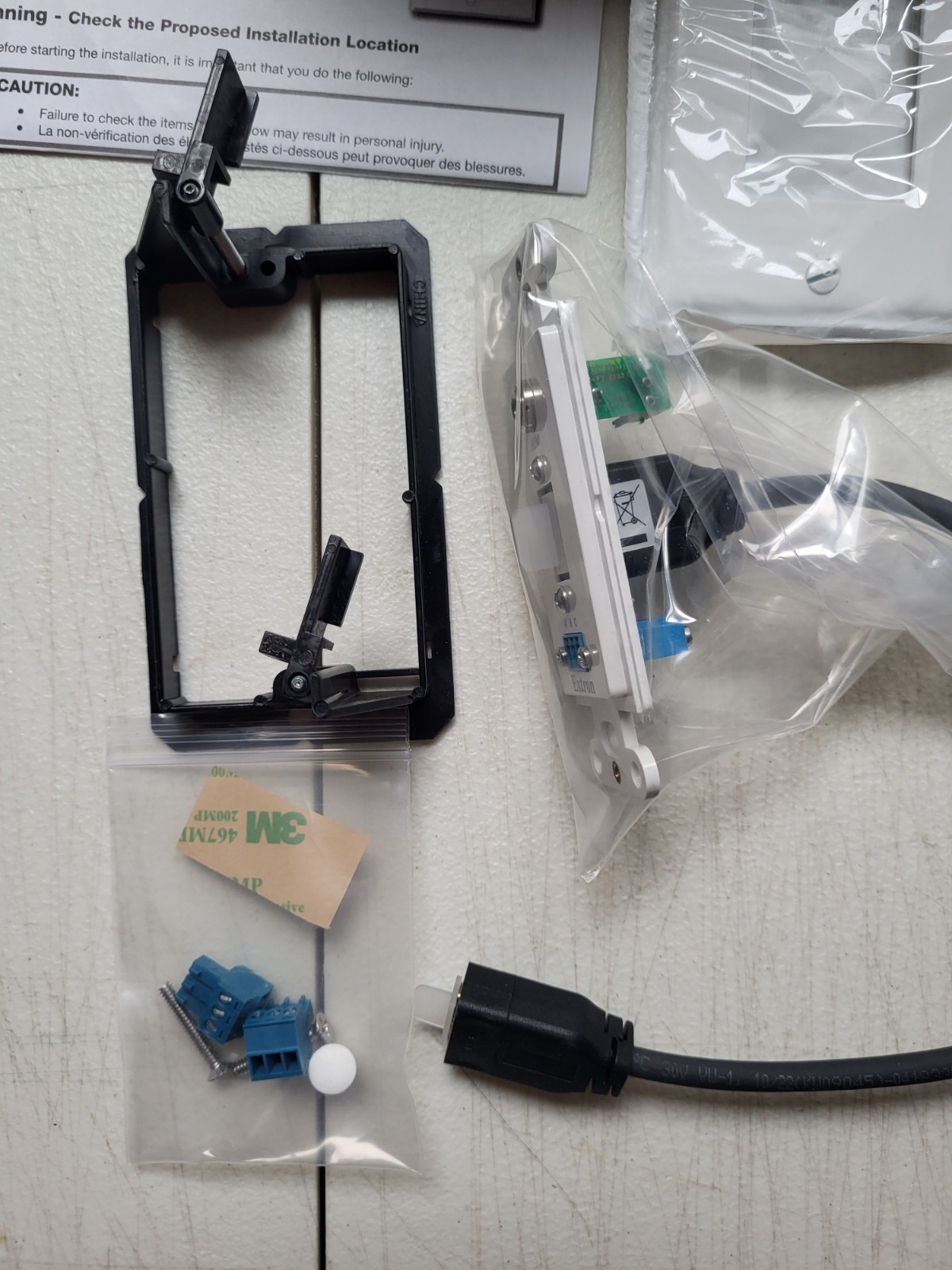 Extron WPD 110 A HDMI W IR & Audio 70-726-63 Pass-Through Wallplate