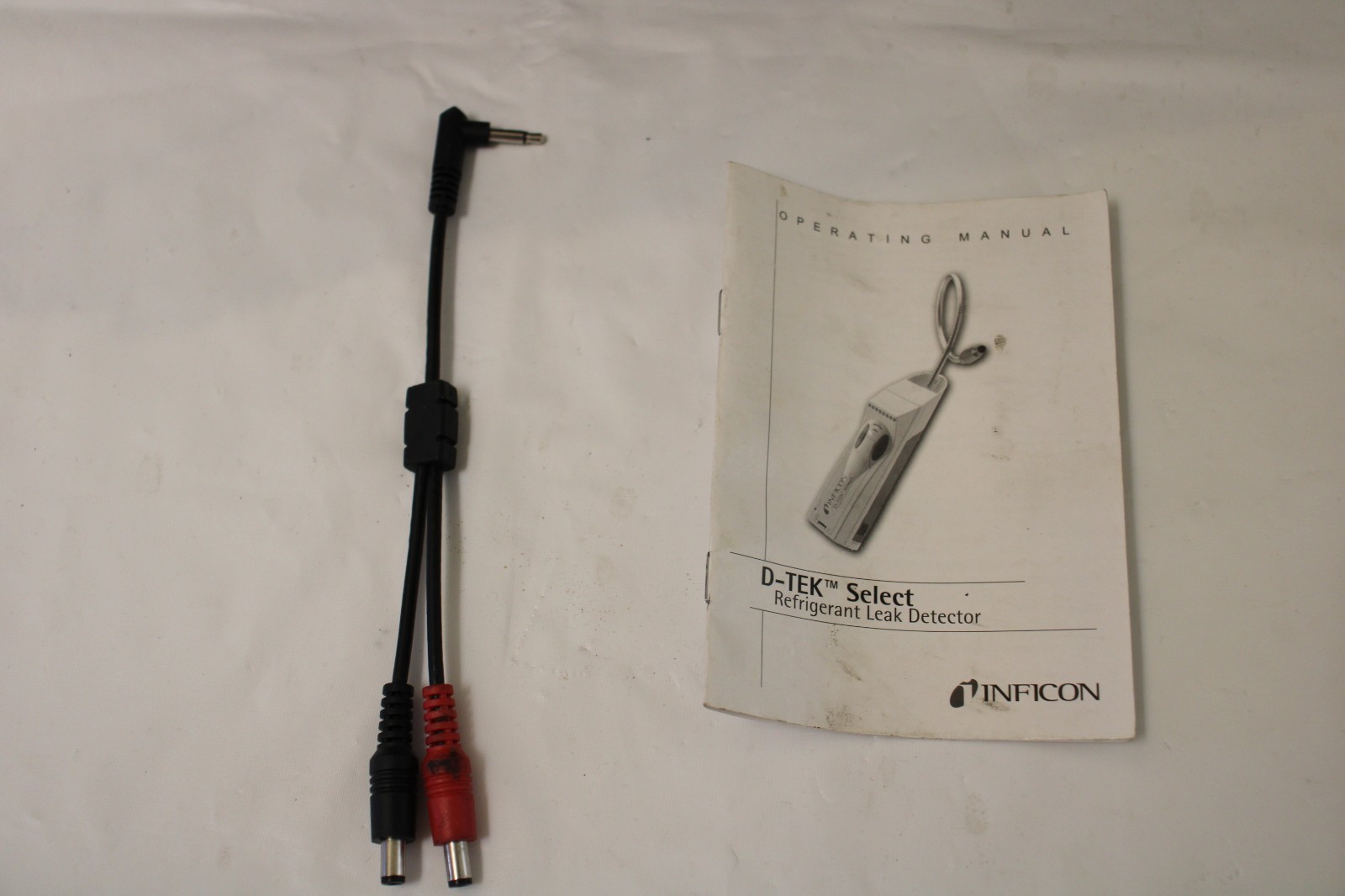 INFICON D-TEK Select Refrigerant Leak Detector with CASE “TESTED WORKING”