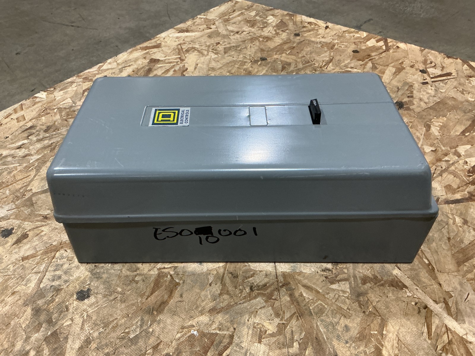 New Square D 8536SEG1V02S Ser A AC Magnetic Starter 110/120V 50/60HZ – No Box