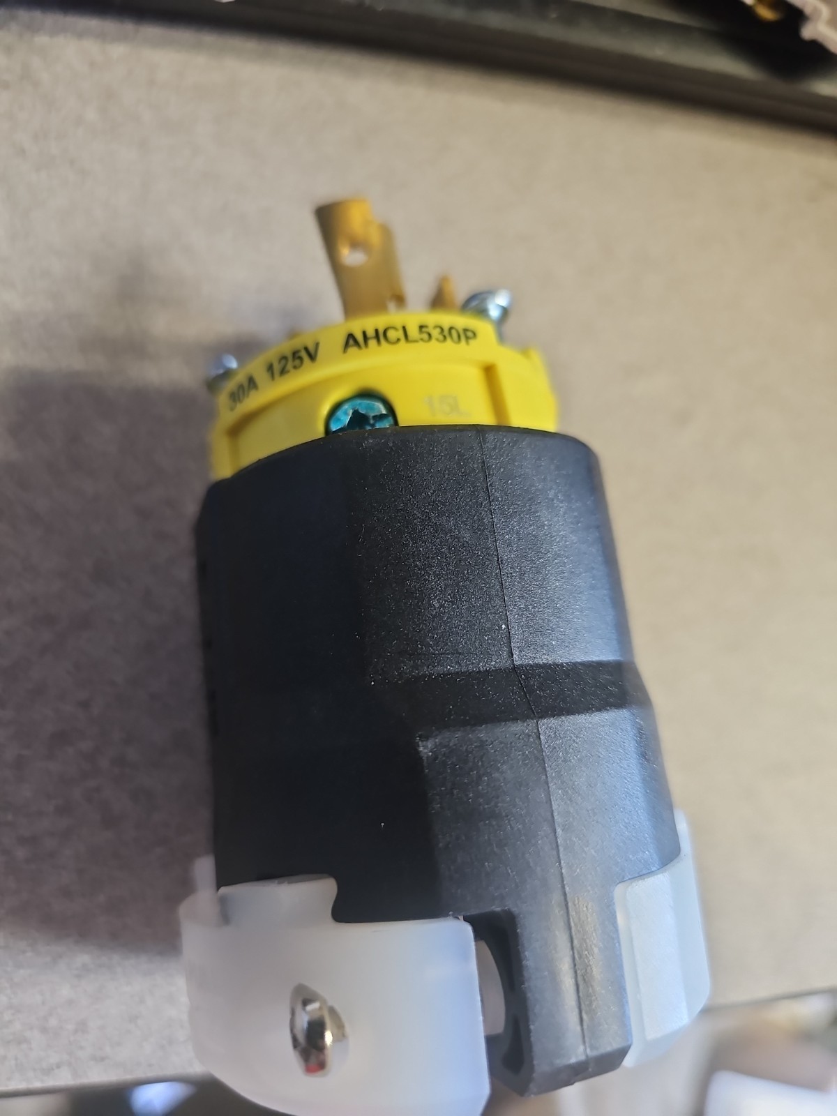 Eaton NSB AHCL530P-BX-LW Locking Plug 2P 30A No Box