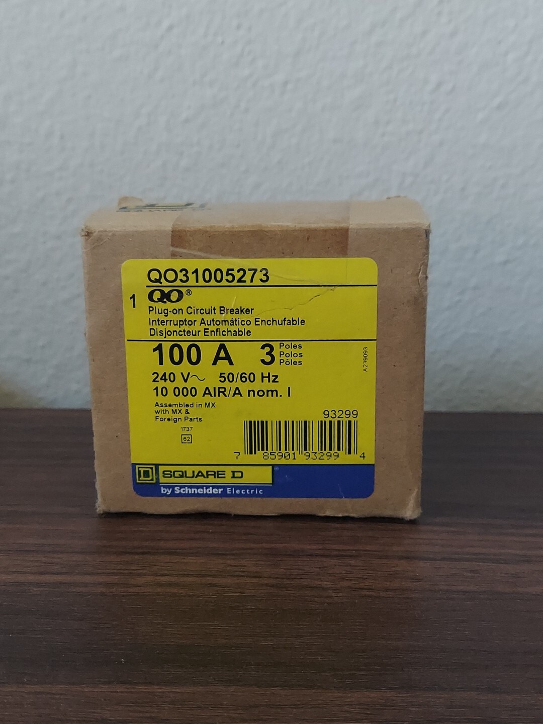Square D QO31005273 3 pole 100 amp FOR RING TERMINAL PLUG IN/ON Circuit Breaker