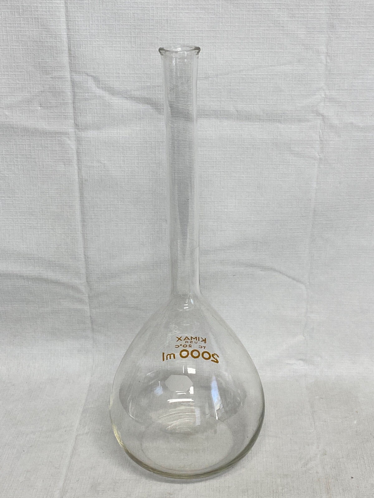 KIMAX 2000mL Glass TC Volumetric Flask w/ Rubber Stopper 16”H 58008-2000