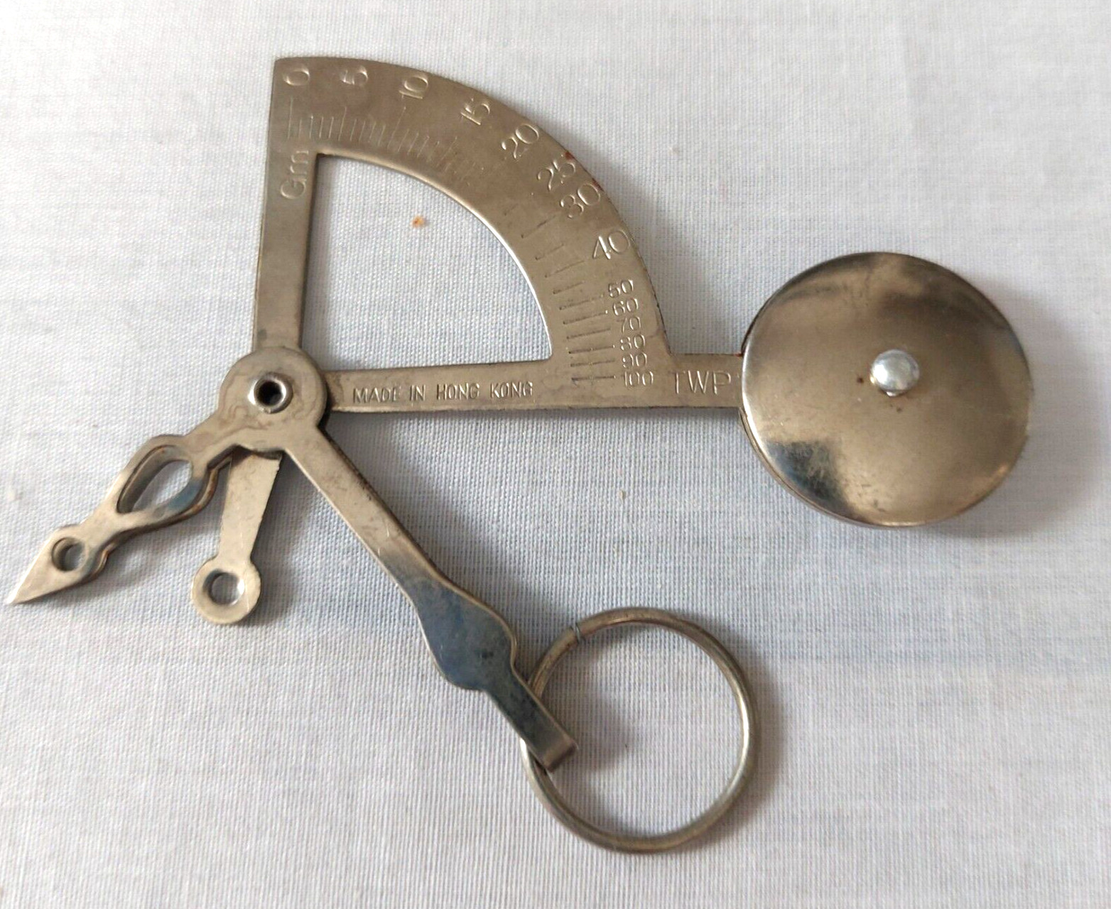 Vintage Weight Scale, Made in Hong Kong * As is missing Clip See pics