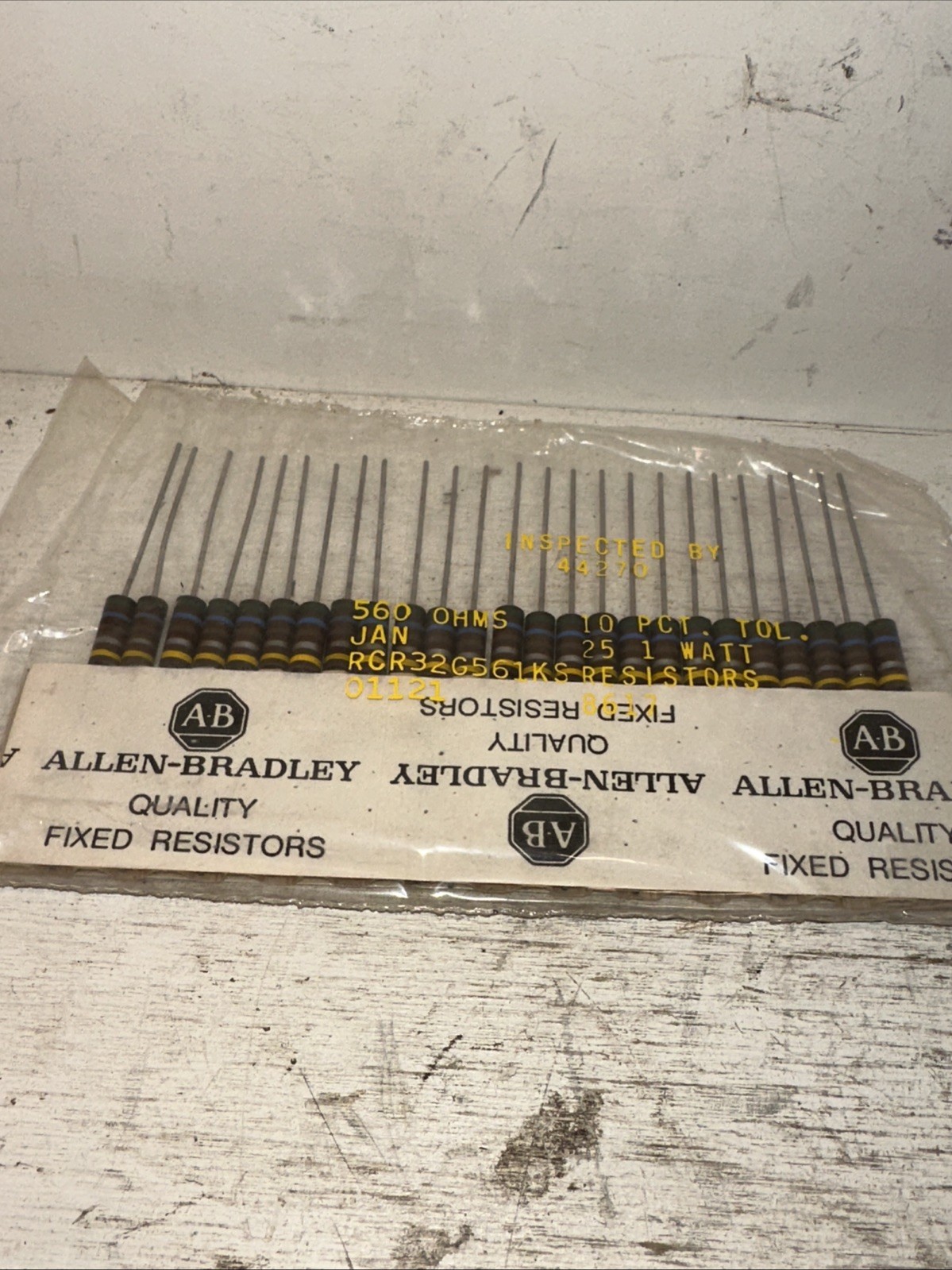 Lot Of (100) New Allen-Bradley RCR32G561kS Fixed Resistors 560 OHMS