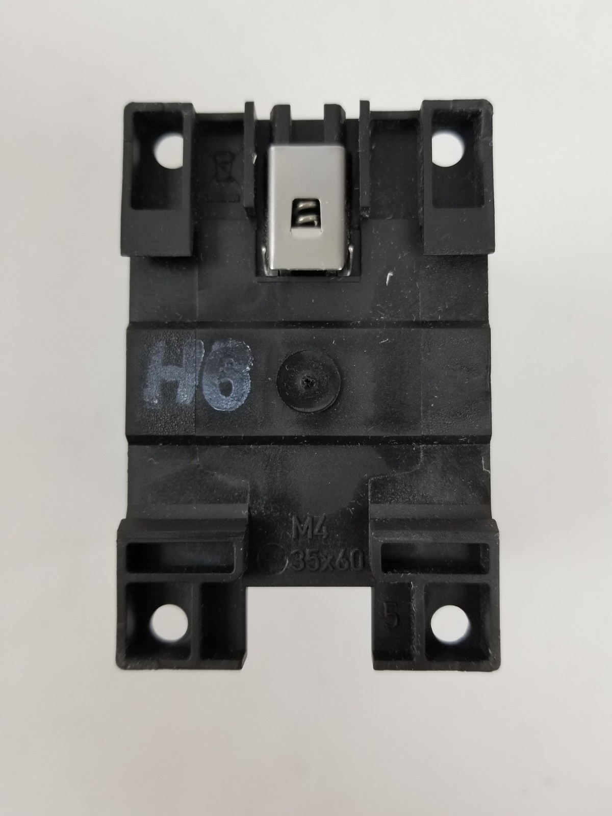 EATON DILM12-10-PI Contactor 24VDC 50/60Hz 3-Pole 12A NEW