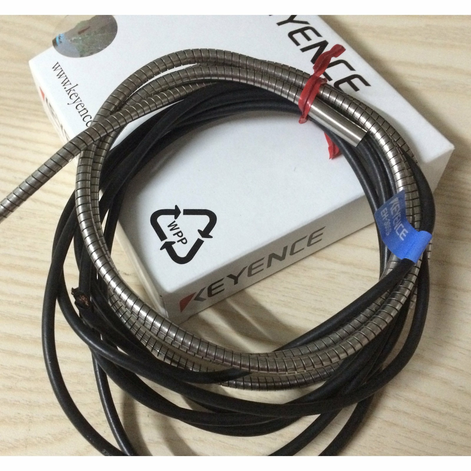 one new keyence Proximity sensor EH-305S in box one Year Warranty