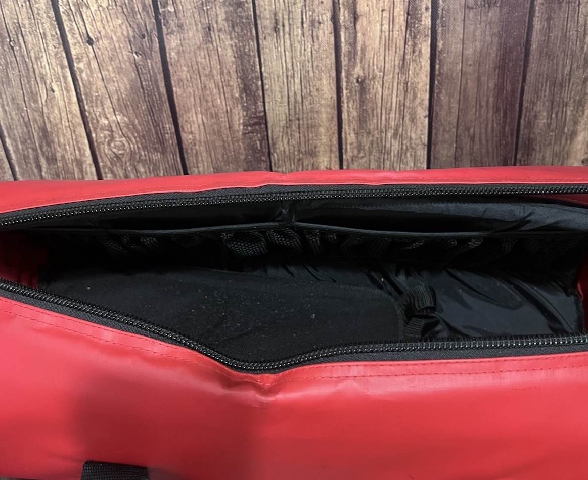 IRON DUCK 36002 Oxygen Bag – Red