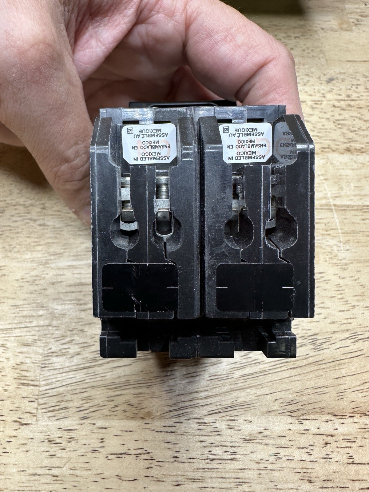 Square D HOMT220225CP Homeline Tandem Circuit Breaker 20/25A 2-Pole Lot of 5