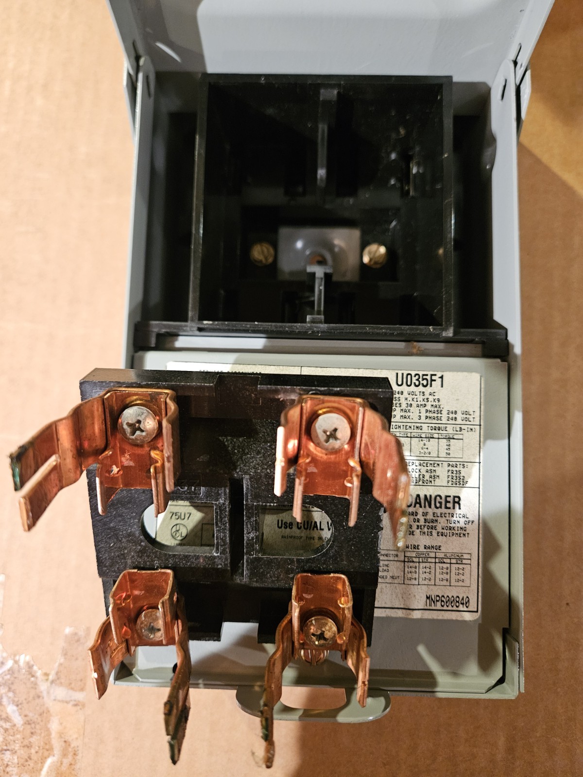 Midwest U035F1 30 Amp 120/240 Volt Fusible 3R Service Disconnect Enclosure «NEW»