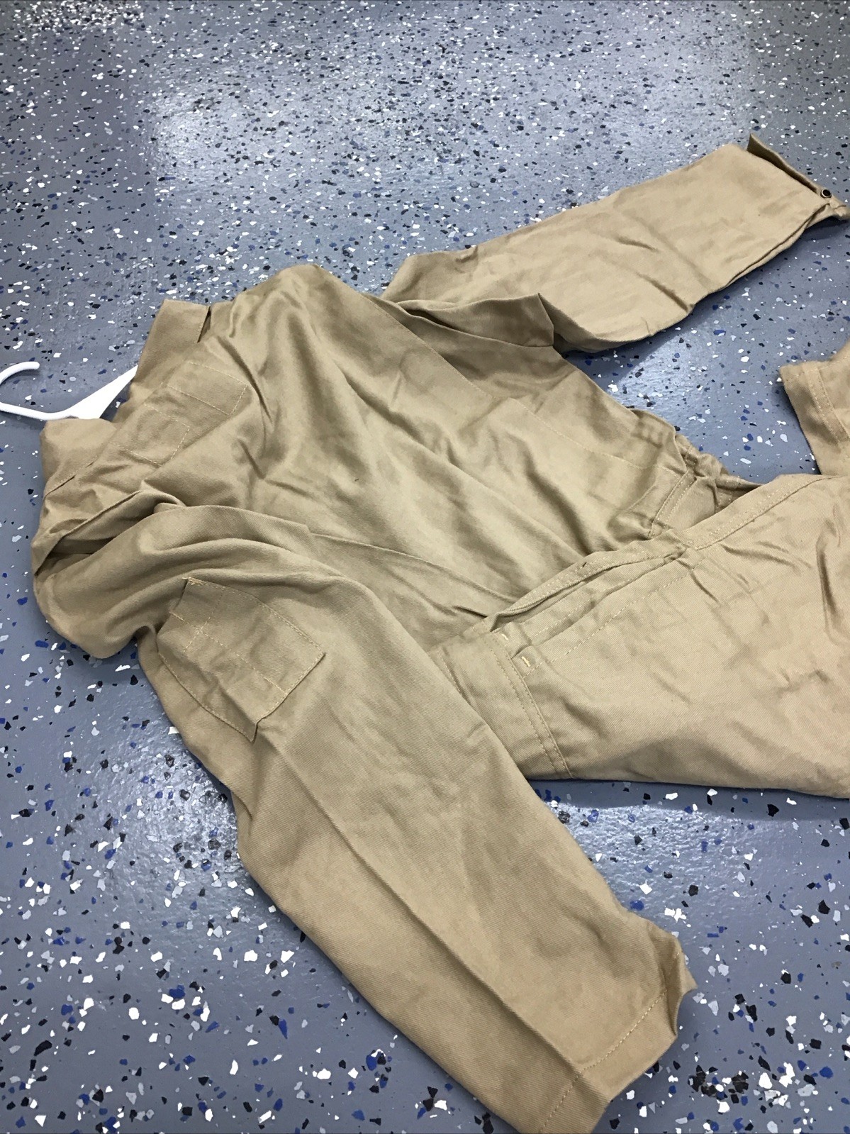 Neese Workwear, Tan Nomex, FR Khaki Coverall Small 34-36 Reg VU7CAKH