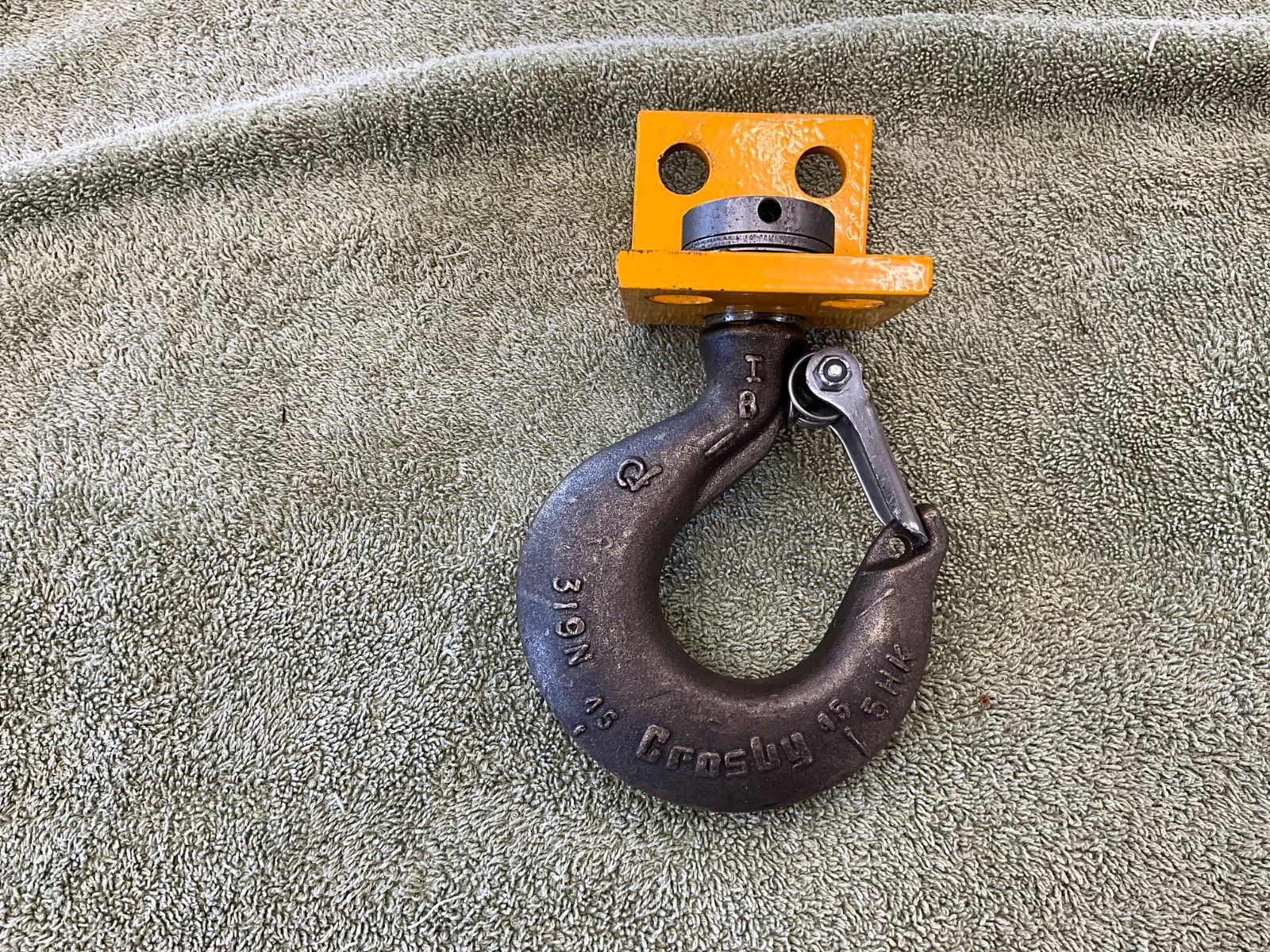 Crosby 319N 45 ton hook with swivel mount new snap hook