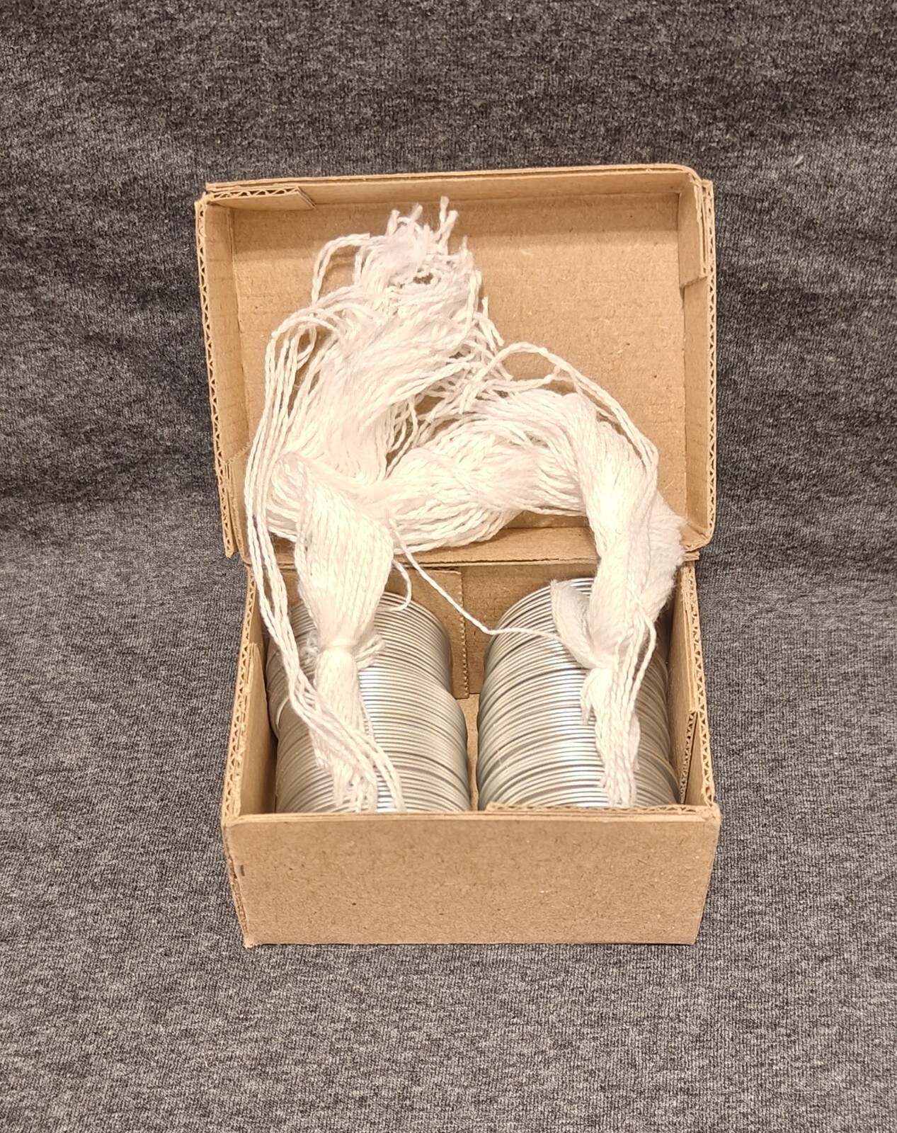Metal Rim Tags, Key Tags round Blank Paper Tags, Knotted Strings Attached.