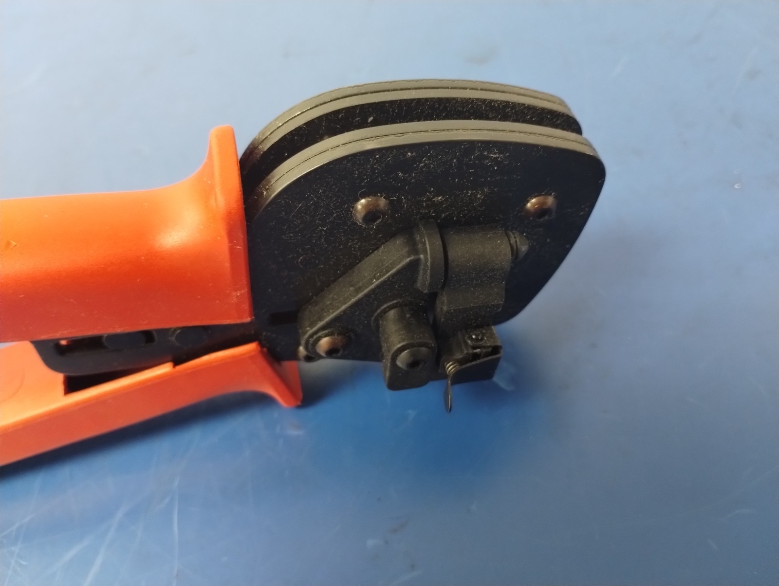 MOLEX 63819-0600 HAND CRIMP TOOL For Use With:1.8mm Wide Crimp Terminals