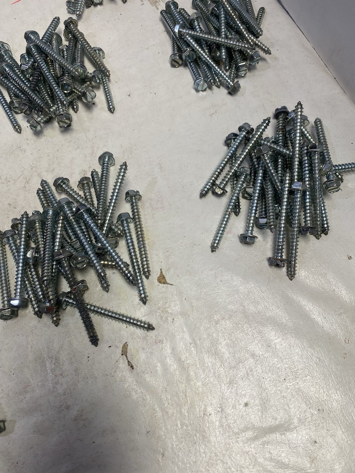 (200 Pcs.) Hex Head 3/8 x 2-1/2 Lag Bolts A307 Zinc Plate Wood Screws Huge Lot