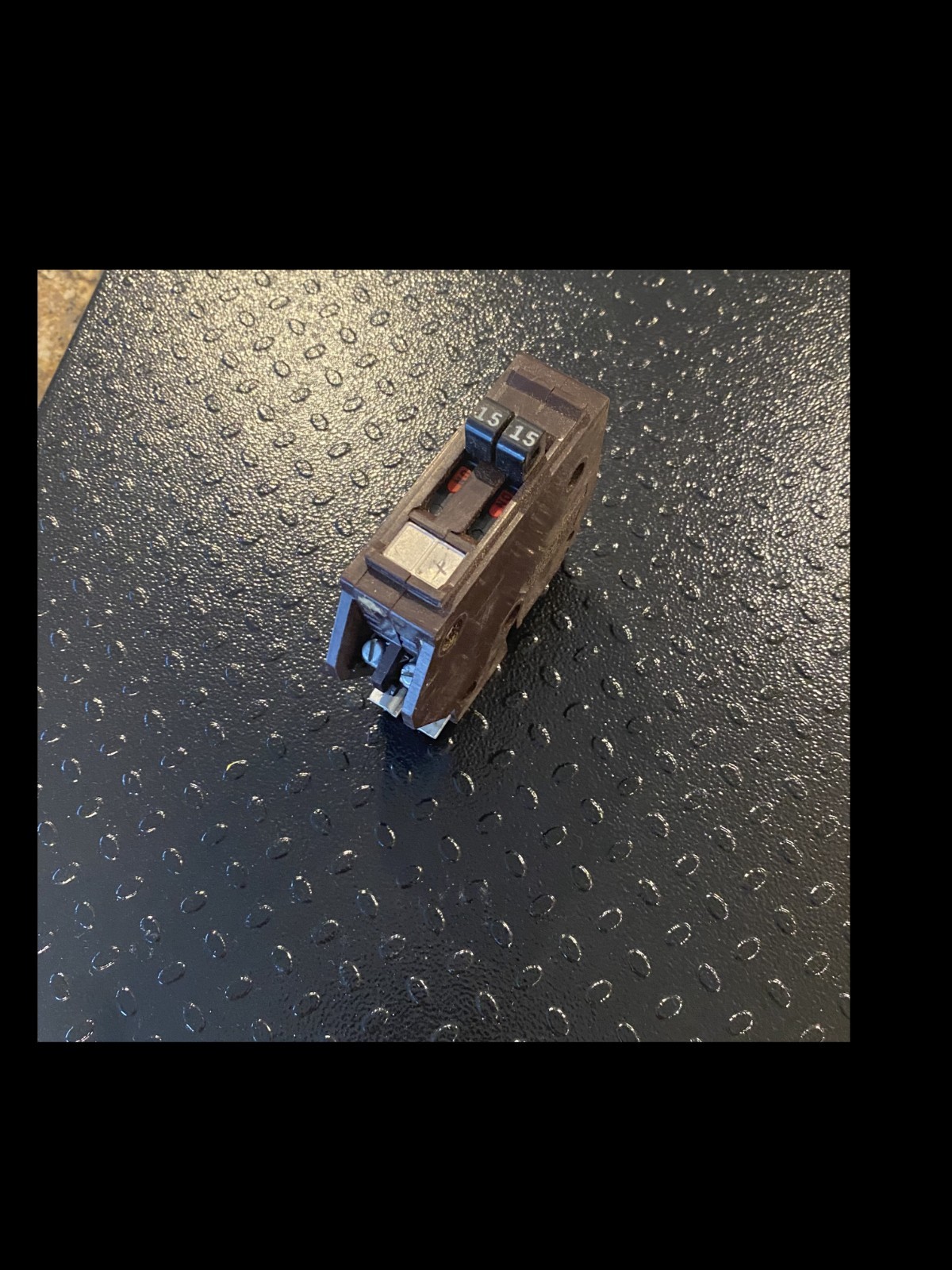 Wadsworth B1515 Twin Tandem 2 Pole 15 Amp Circuit Breaker. A1515 METAL FOOT
