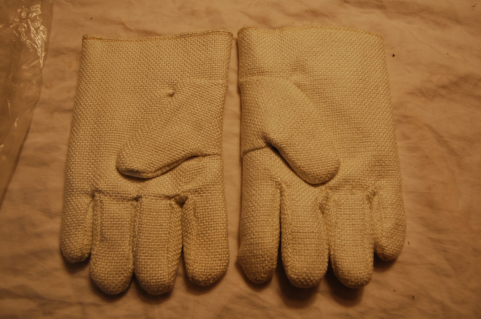 Pair of Made with Kevlar 11″ Heat Gloves