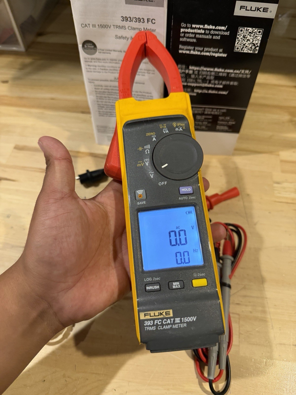FLUKE 393 FC CAT III 1500V TRMS CLAMP METER W/LEADS (TESTED)