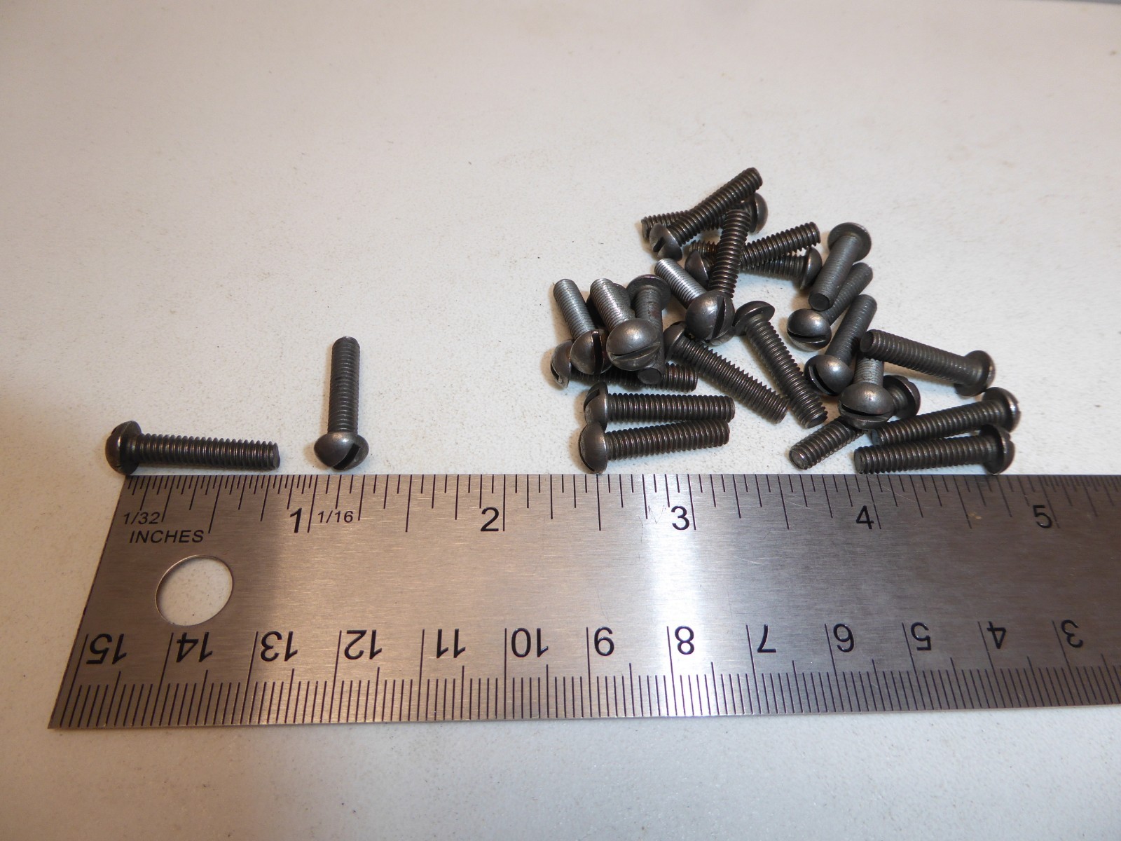 8-32 x 3/4″ Round Head Slotted Machine Screw Steel VINTAGE USA Made NEW Qty 25
