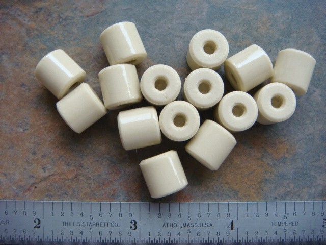 ONE Lot 15 Threaded Ceramic Spacers/Standoffs KEYSTONE 7712 — New and Unused