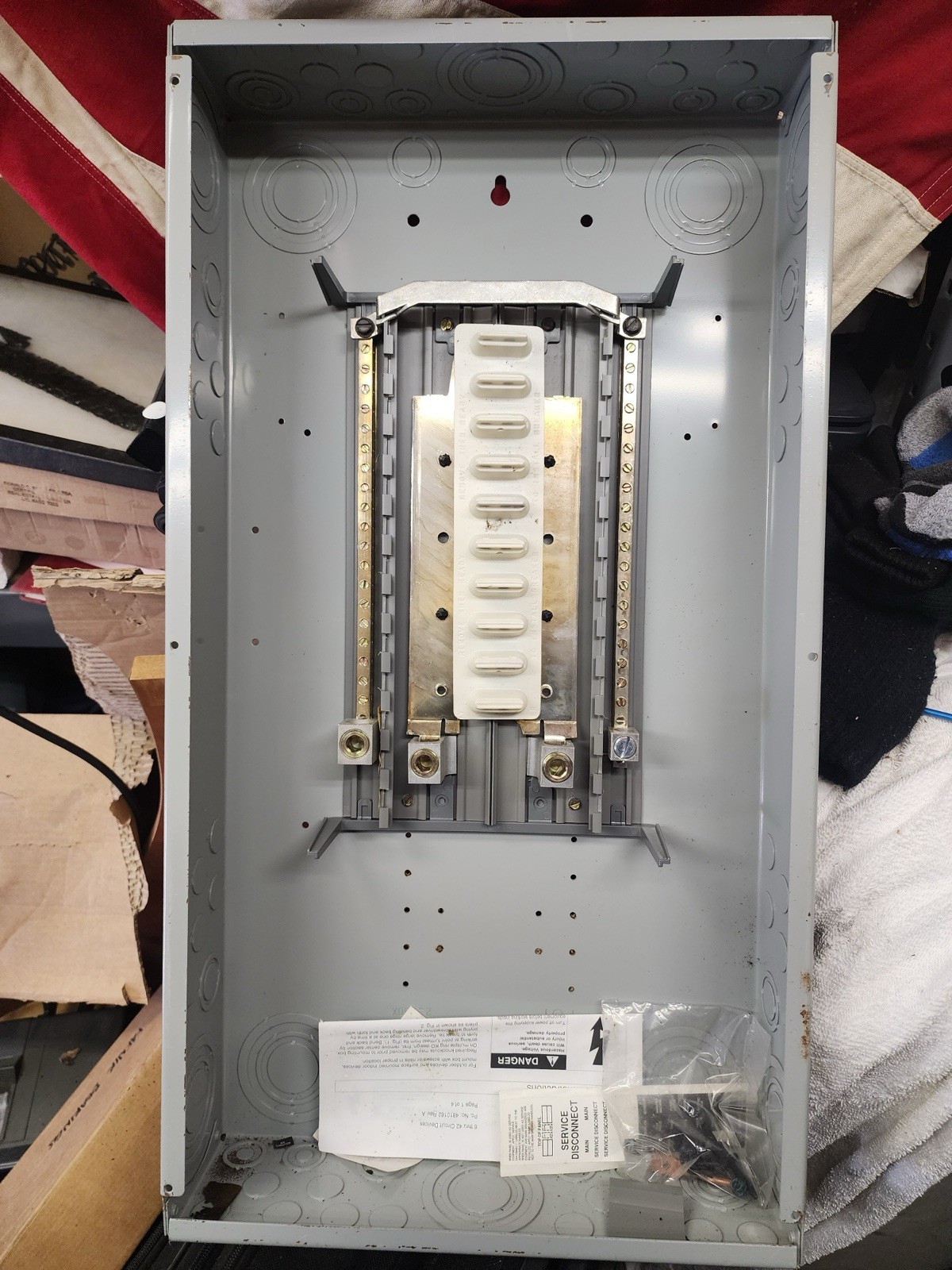 Siemens 200A Series E Main Lug Load Center No. G2040ML1200