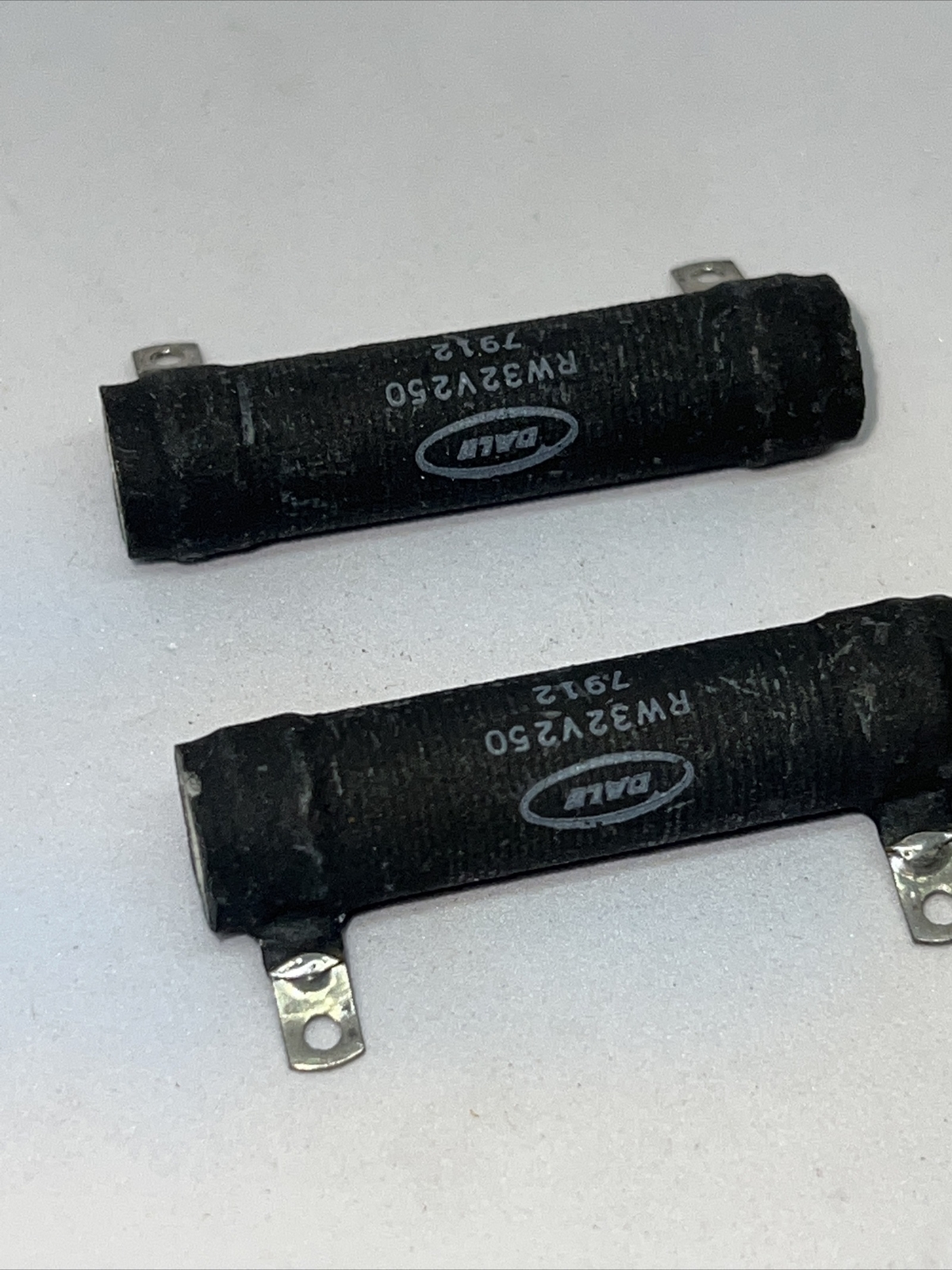 Dale Power Resistor 25 Ohm, 20 Watt RW32V250 New Lot of (2)
