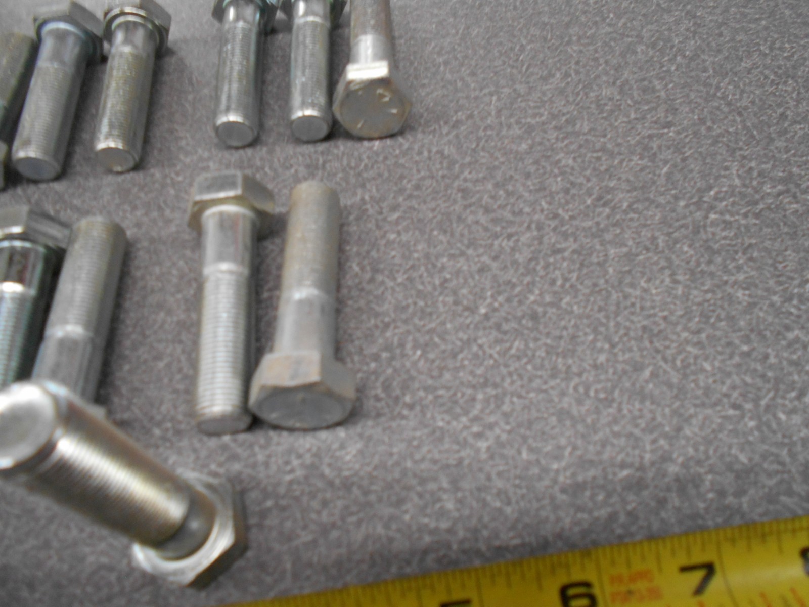 5/8″ x 2-1/2″ Bolt. (Quantity 12) Grade 5 Capscrew Hex Head Bolt. Fine #18. NOS