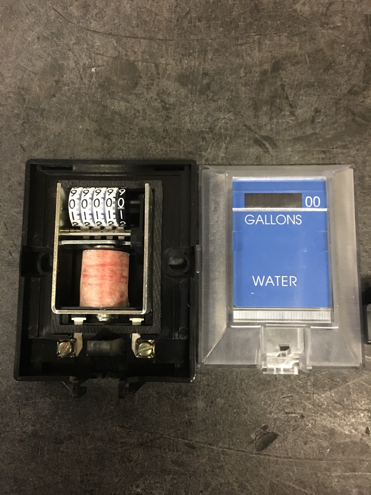 Badger 1″ M55 GALLON Water Meter Pulse Register And Remote With Couplings And 20