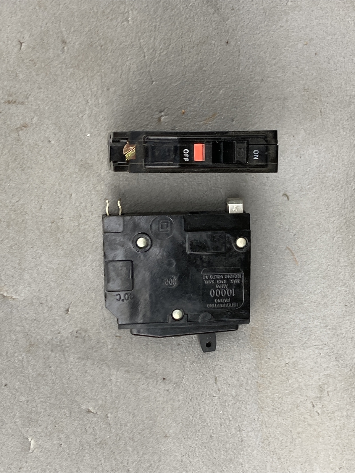 Lot of 2 Square D QO115 15 Amp 1 Pole 120/240V Circuit Breaker Black Trip Window