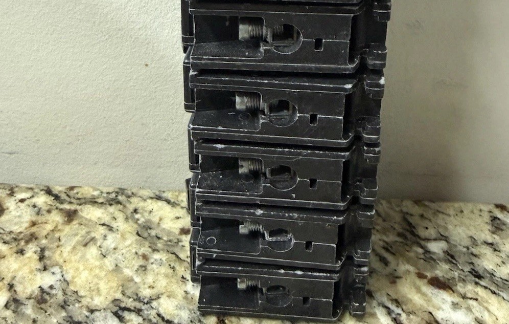 Eaton BR120 Thermal Magnetic Circuit Breaker Lot Of 5 “GV”