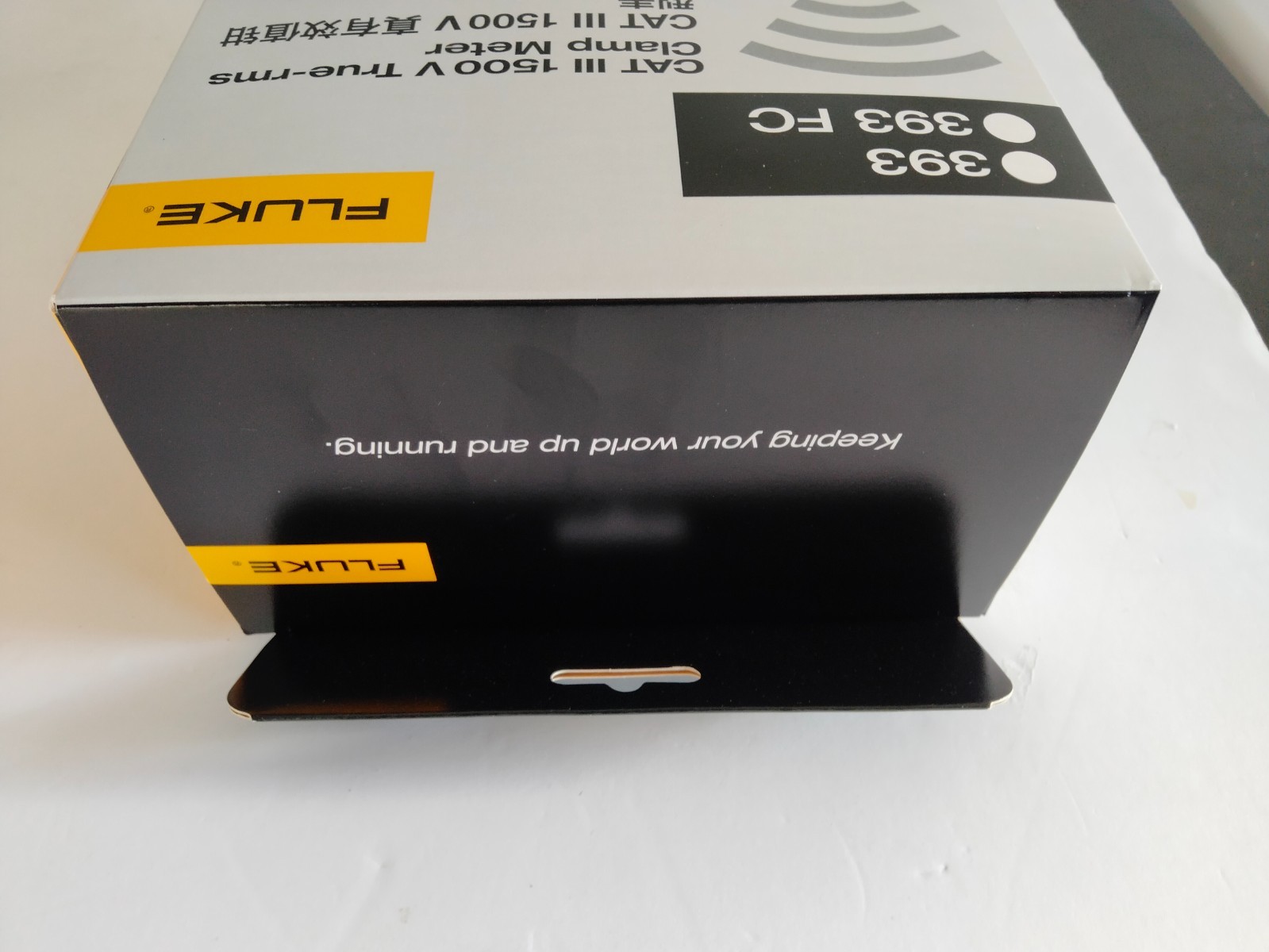 Fluke 393 FC True-RMS Clamp Meter – 1500V CAT III, Compact, IP54 Rated NEW
