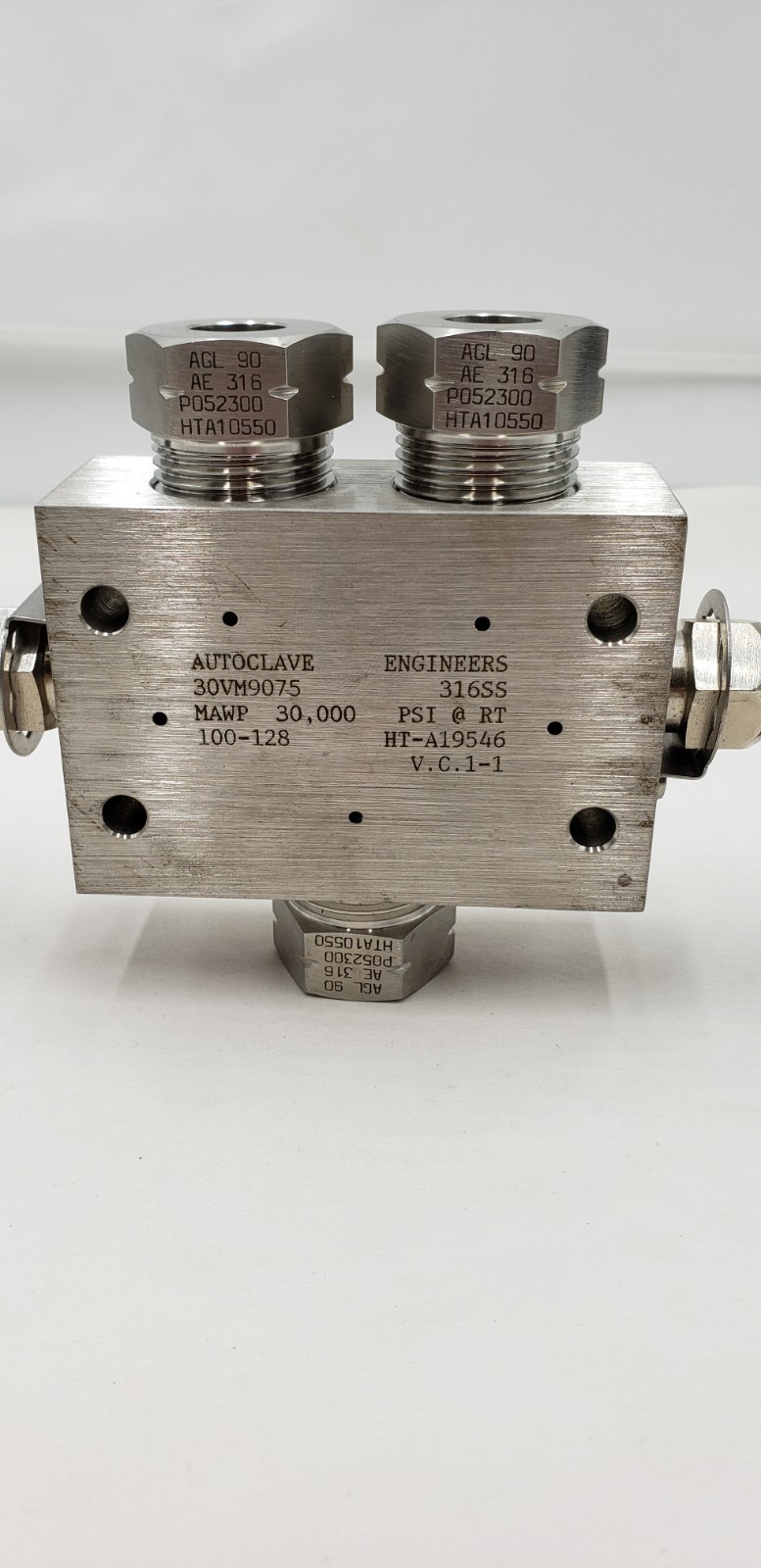 Autoclave Engineers 30VM9075 30,000 psi Stainless Steel Manifold & Needle Valves