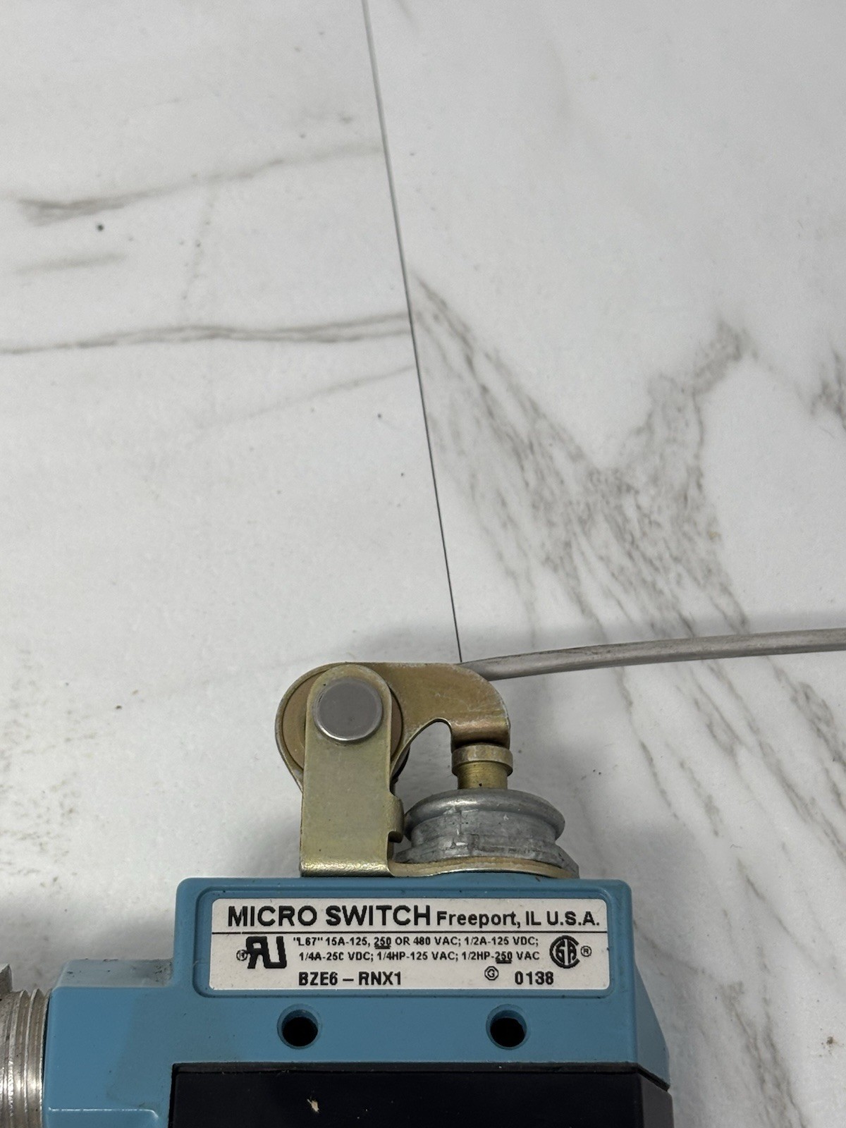 Microswitch BZE6-RNX1 Limit Switch, 480VAC Max, 15A, Top Plunger, Made in USA