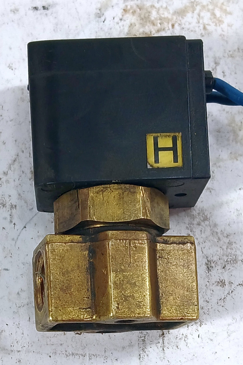 1 USED CKD FWB31-8-6-02C DIRECT ACTING 3 PORT SOLENOID VALVE ***MAKE OFFER***