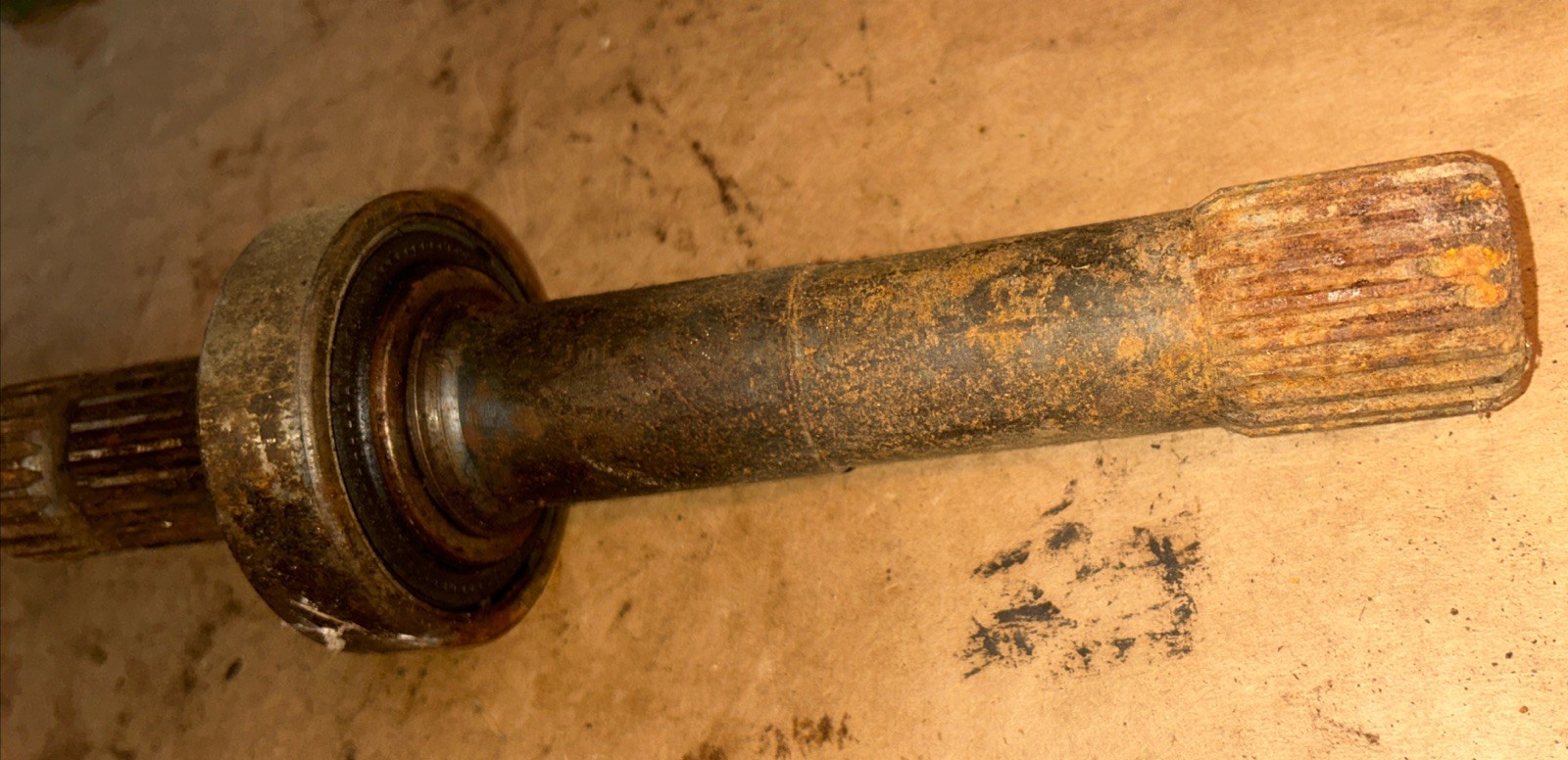 Used 167694A 1000RPM PTO Shaft Oliver White Tractor 2-70 1650 1655 American 80