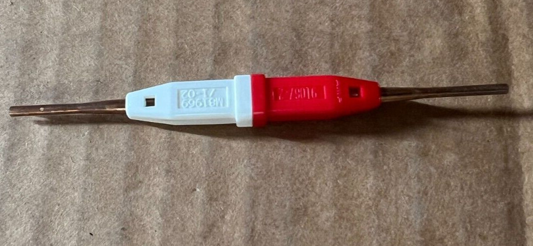 AMP/TYCO 91067-2 Insertion / Extraction Tool – Red/White Solid Plastic Body New