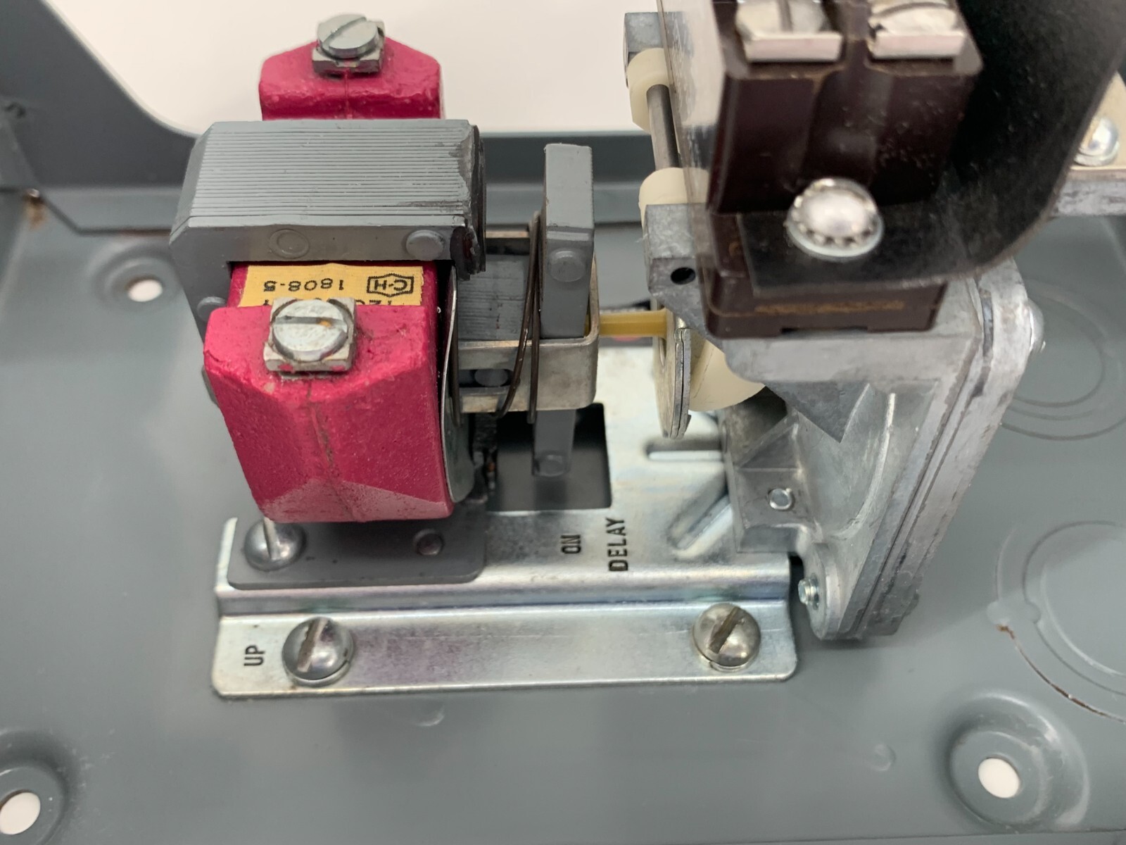 Cutler-Hammer 10337H293A 1-Minute Pneumatic Time Delay Relay 600V Timing Switch
