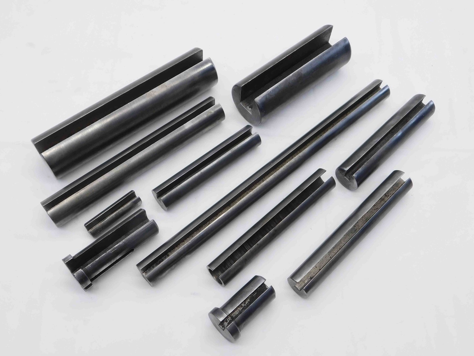 LOT OF VARIOUS SIZE KEYWAY BROACH BUSHINGS SIZES RANGE FROM 5 TO 14.50mm ID