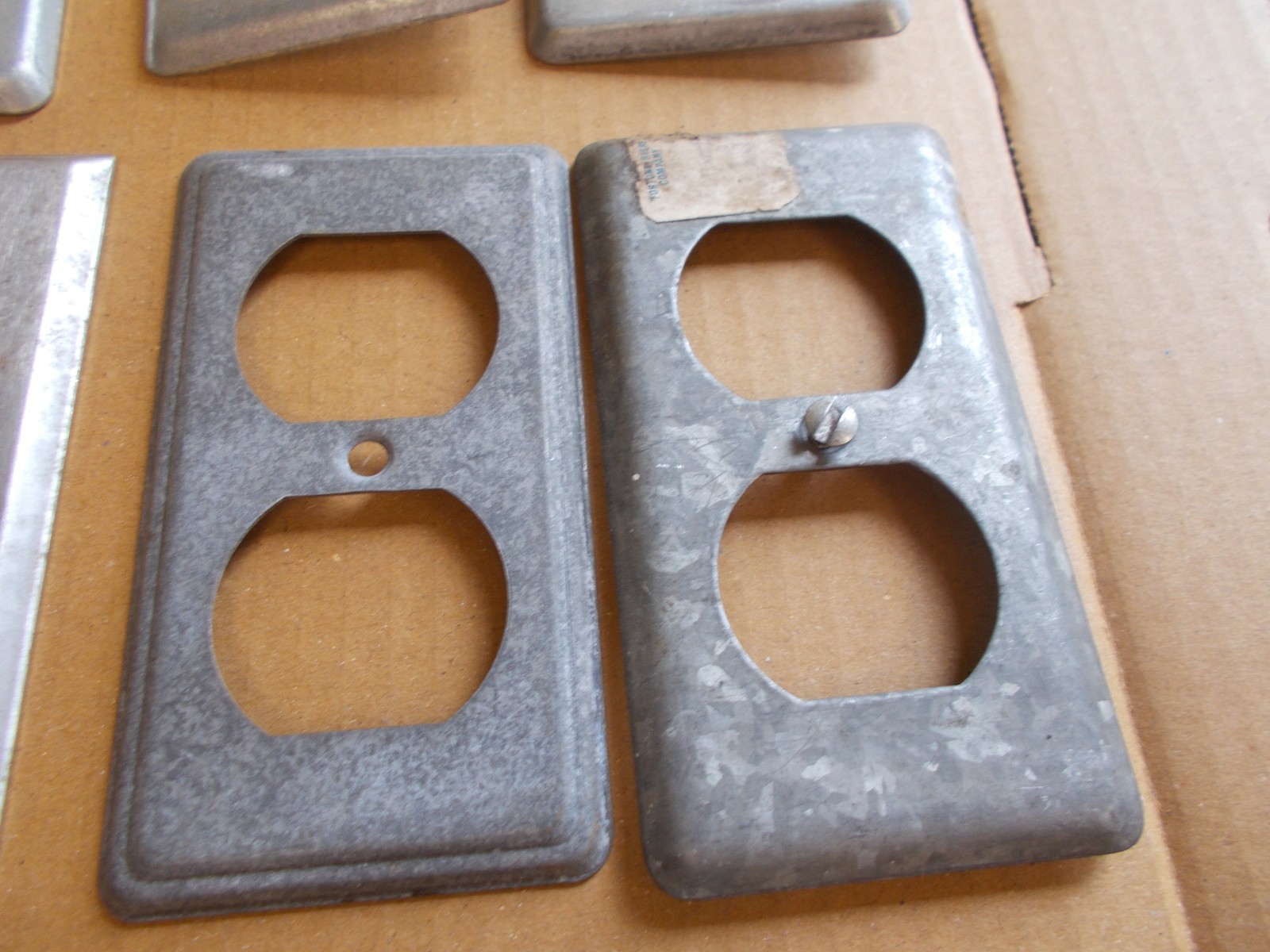 VTG INDUSTRIAL OUTLET COVER RACO NO NAME METAL MIZED LOT SIZES LOT – 14 NEW USED