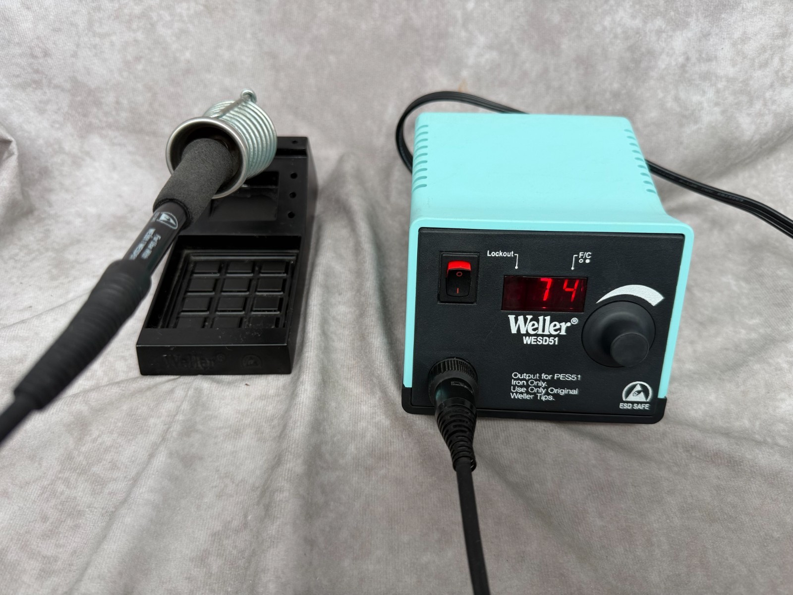 Weller WESD51 Digital Soldering Station PES51 Iron Wand & Stand 60W Tested