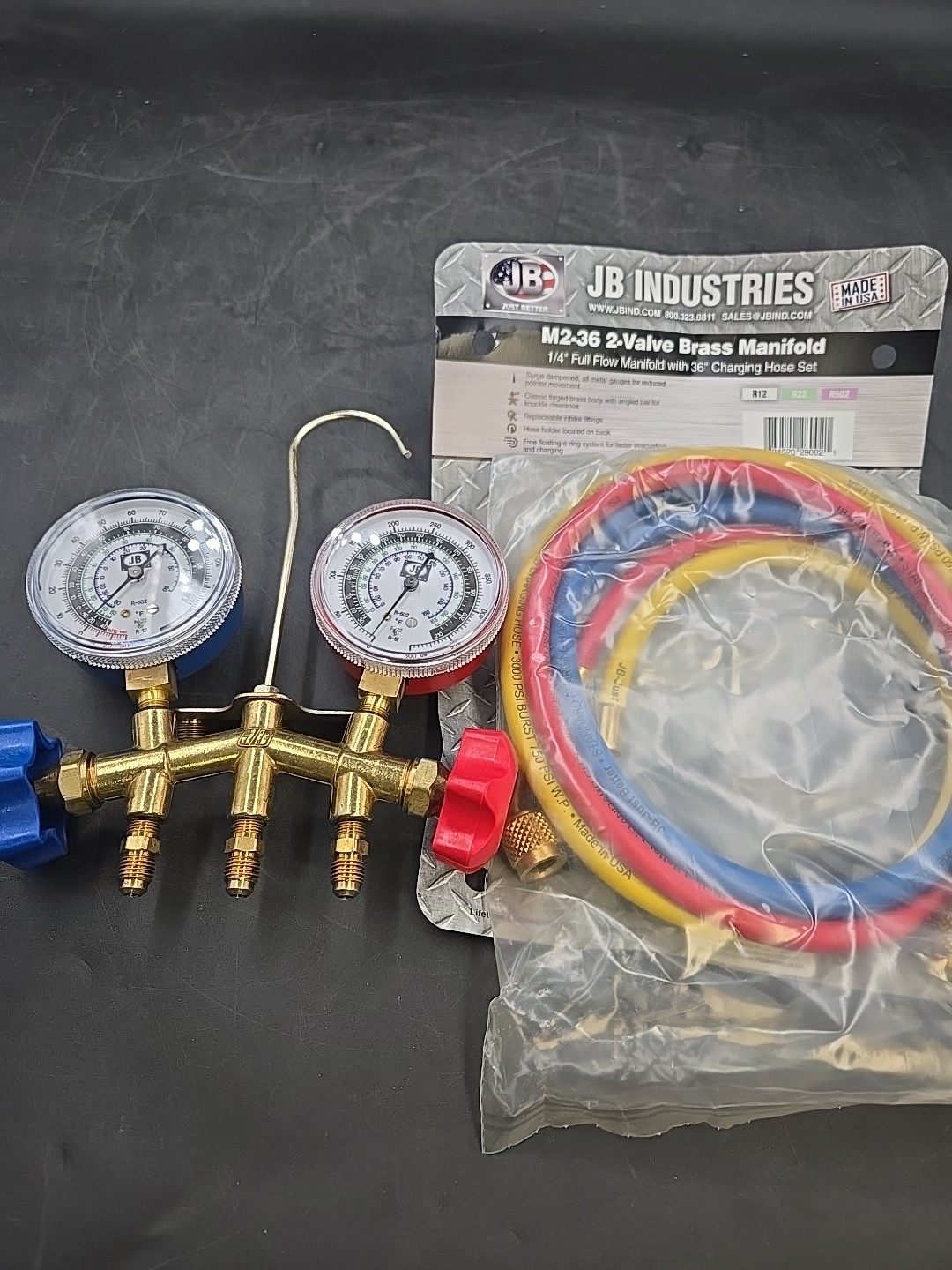 JB INDUSTRIES M2-36 Brass 2-Valve Charging Manifold Assembly with 3-36″ Hoses